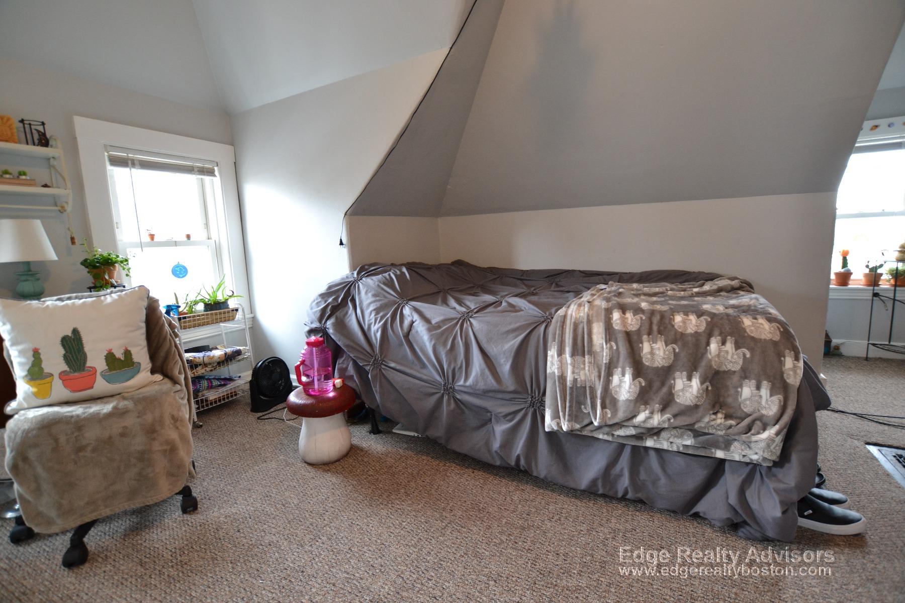 2 bed, 2 bath apartment for rent at 27 Peaceable St Unit 2, Brighton — photo 8 of 9