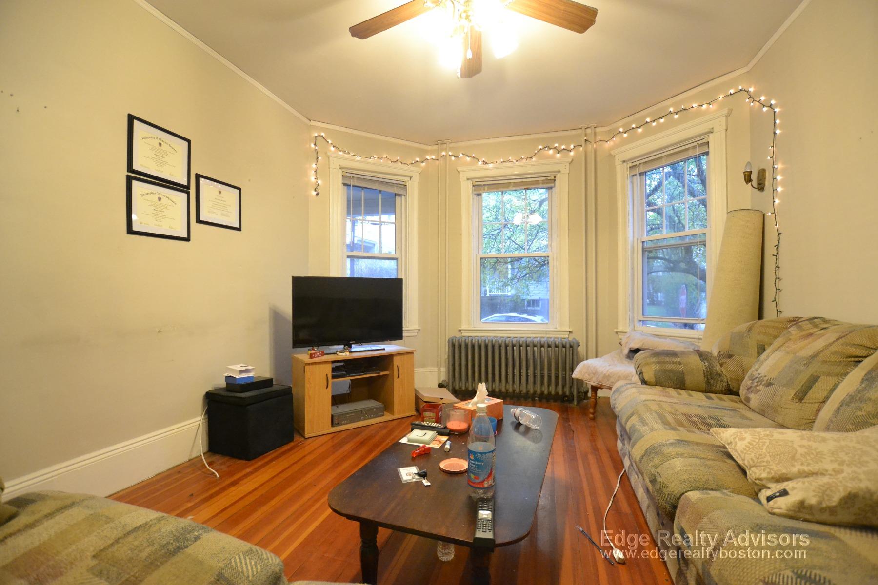 3 bed, 1 bath apartment for rent at 19 Atkins St Unit 1, Brighton — photo 1 of 10