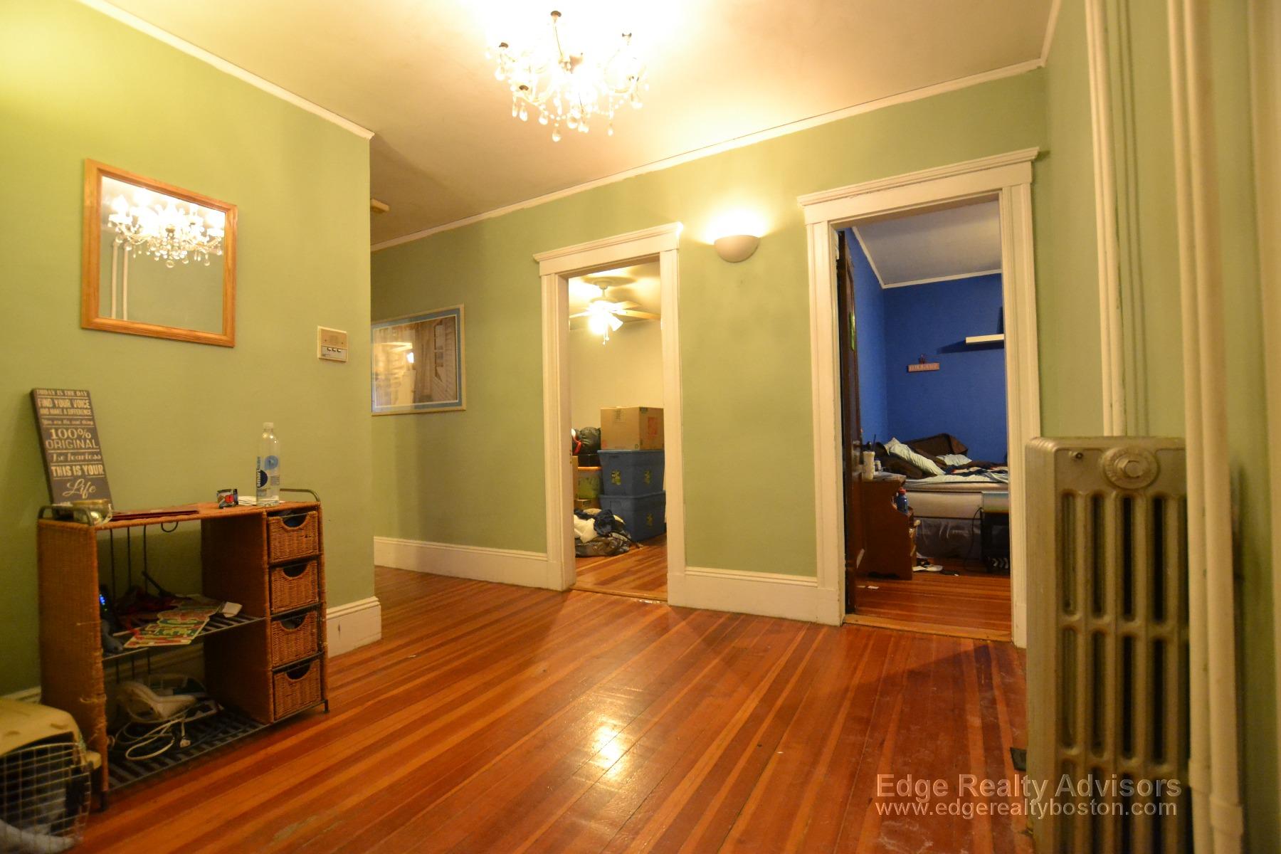 3 bed, 1 bath apartment for rent at 19 Atkins St Unit 1, Brighton — photo 4 of 10