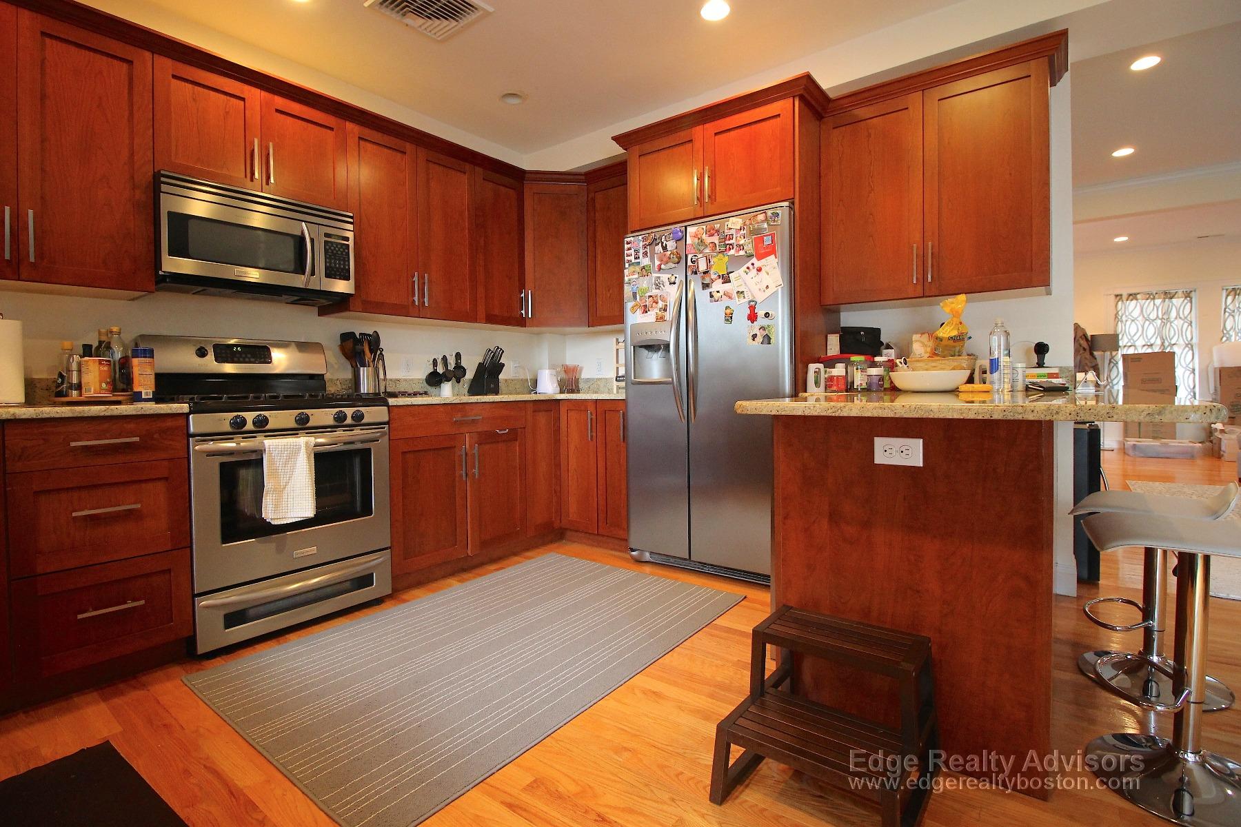 3 bed, 2.5 bath apartment for rent at 23 Brooksdale Rd Unit 1, Brighton — photo 1 of 19