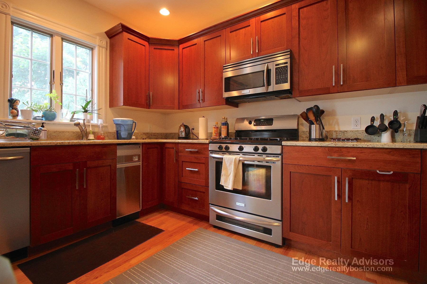 3 bed, 2.5 bath apartment for rent at 23 Brooksdale Rd Unit 1, Brighton — photo 4 of 19