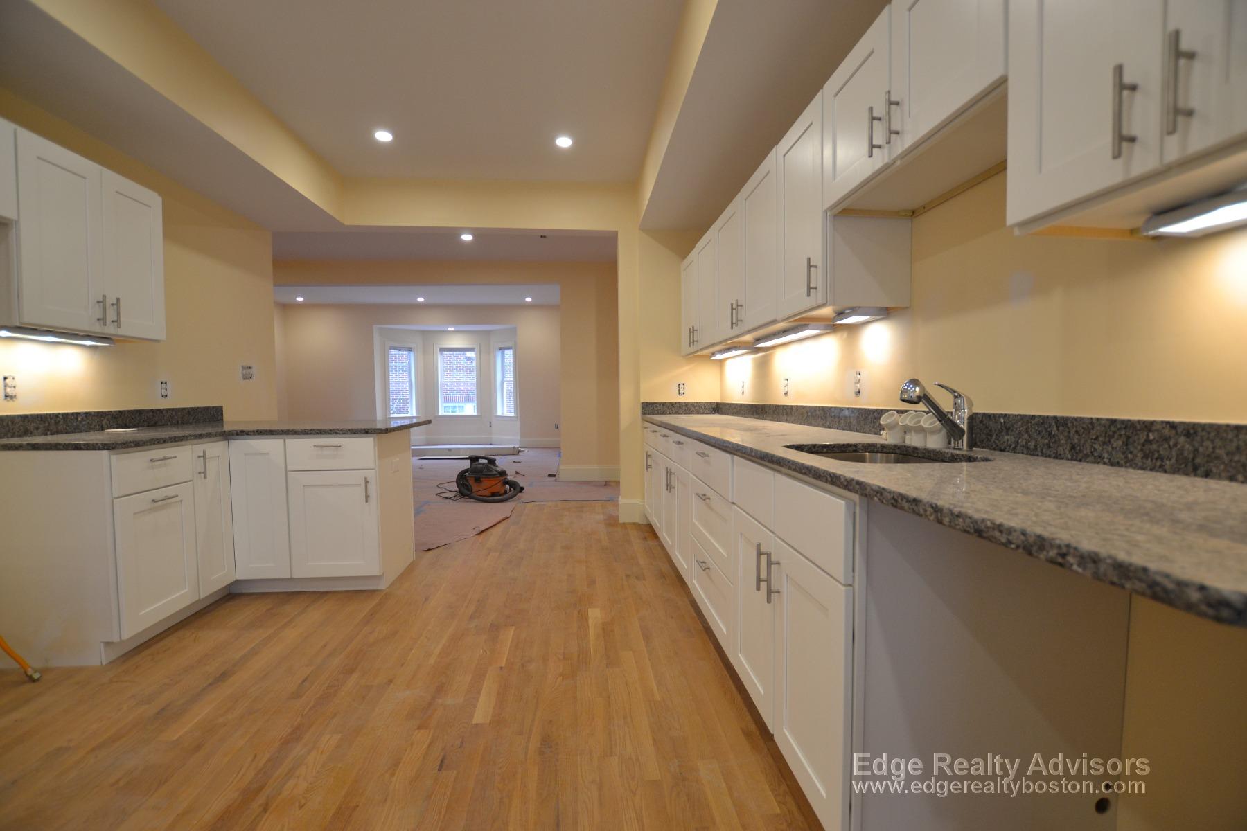 5 bed, 3.5 bath apartment for rent at 26 Bothwell Rd Unit 2 (R), Brighton — photo 3 of 18