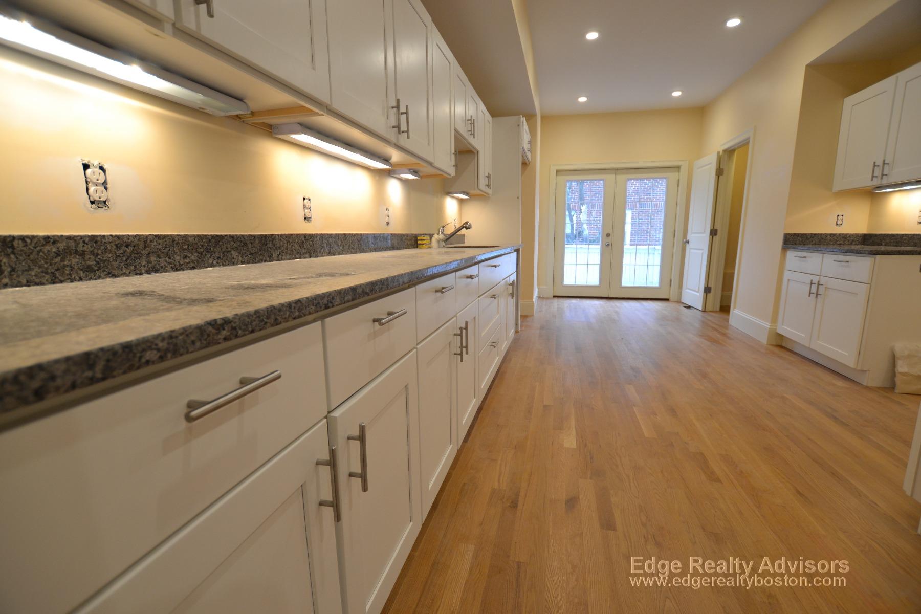 5 bed, 3.5 bath apartment for rent at 26 Bothwell Rd Unit 2 (R), Brighton — photo 7 of 18