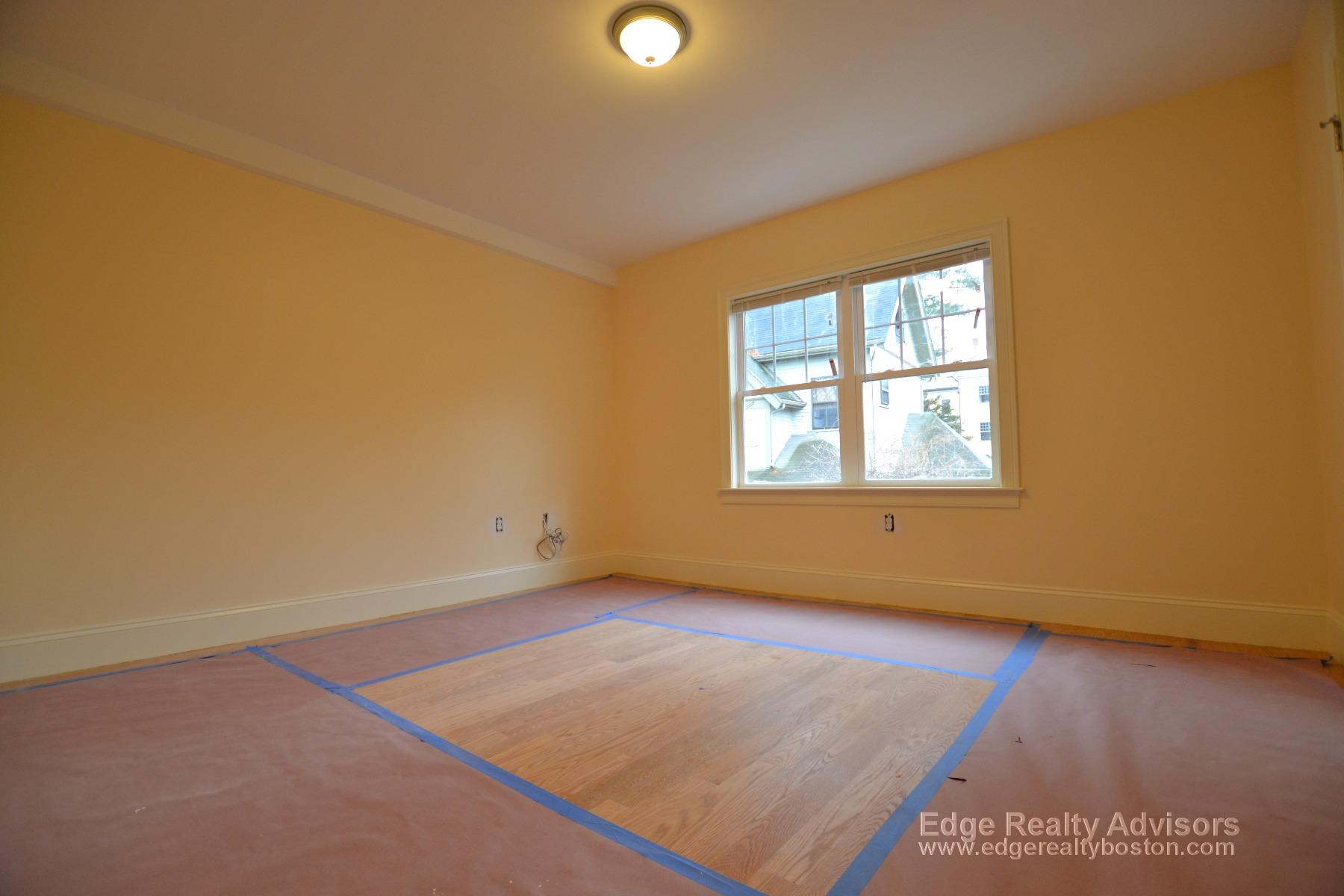 5 bed, 3.5 bath apartment for rent at 26 Bothwell Rd Unit 2 (R), Brighton — photo 9 of 18