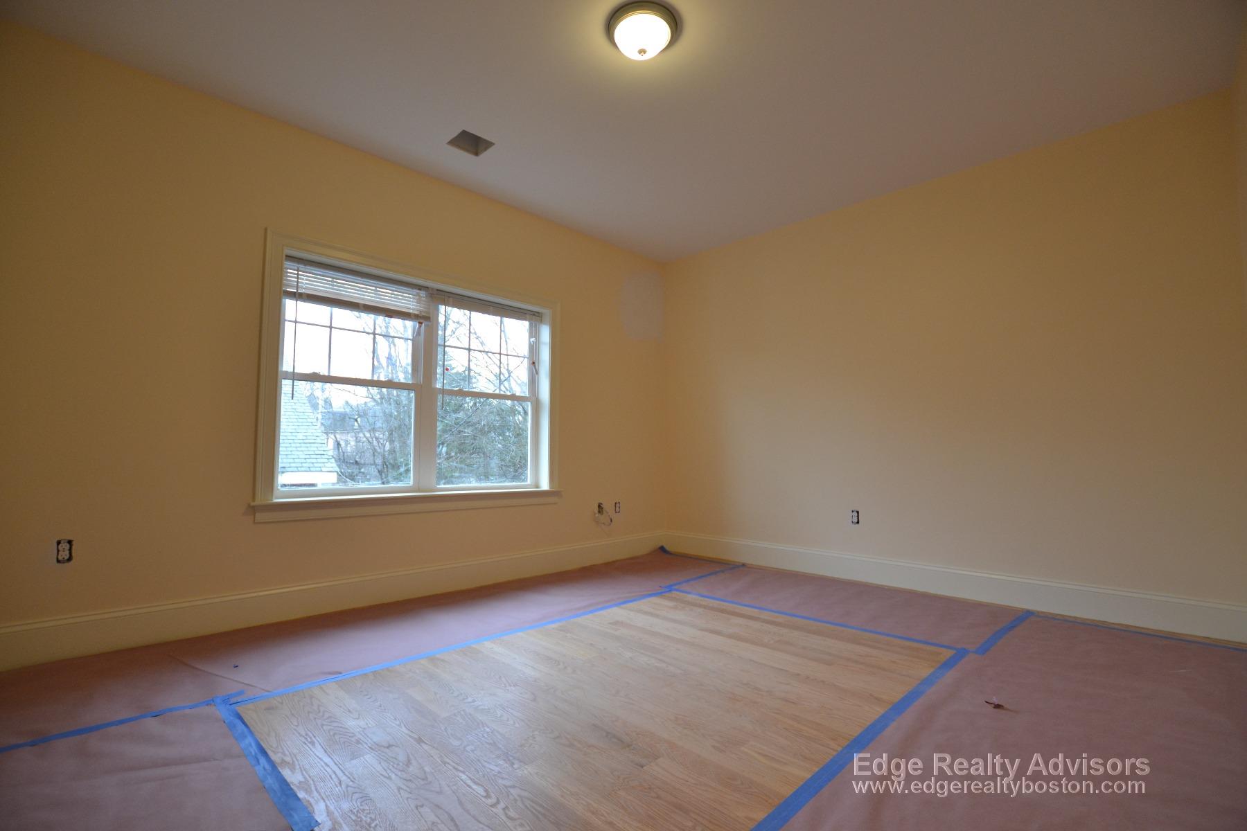 5 bed, 3.5 bath apartment for rent at 26 Bothwell Rd Unit 2 (R), Brighton — photo 13 of 18