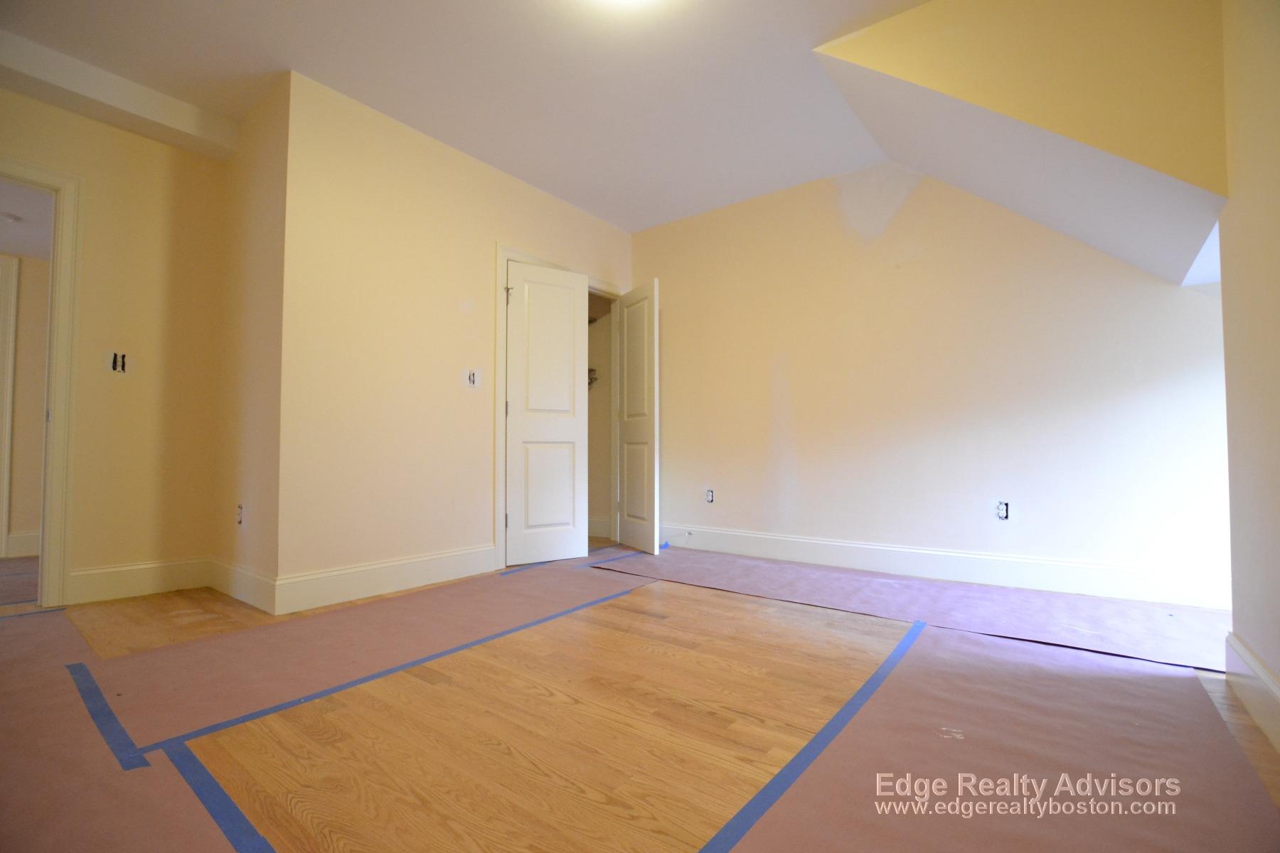 5 bed, 3.5 bath apartment for rent at 26 Bothwell Rd Unit 2 (R), Brighton — photo 15 of 18