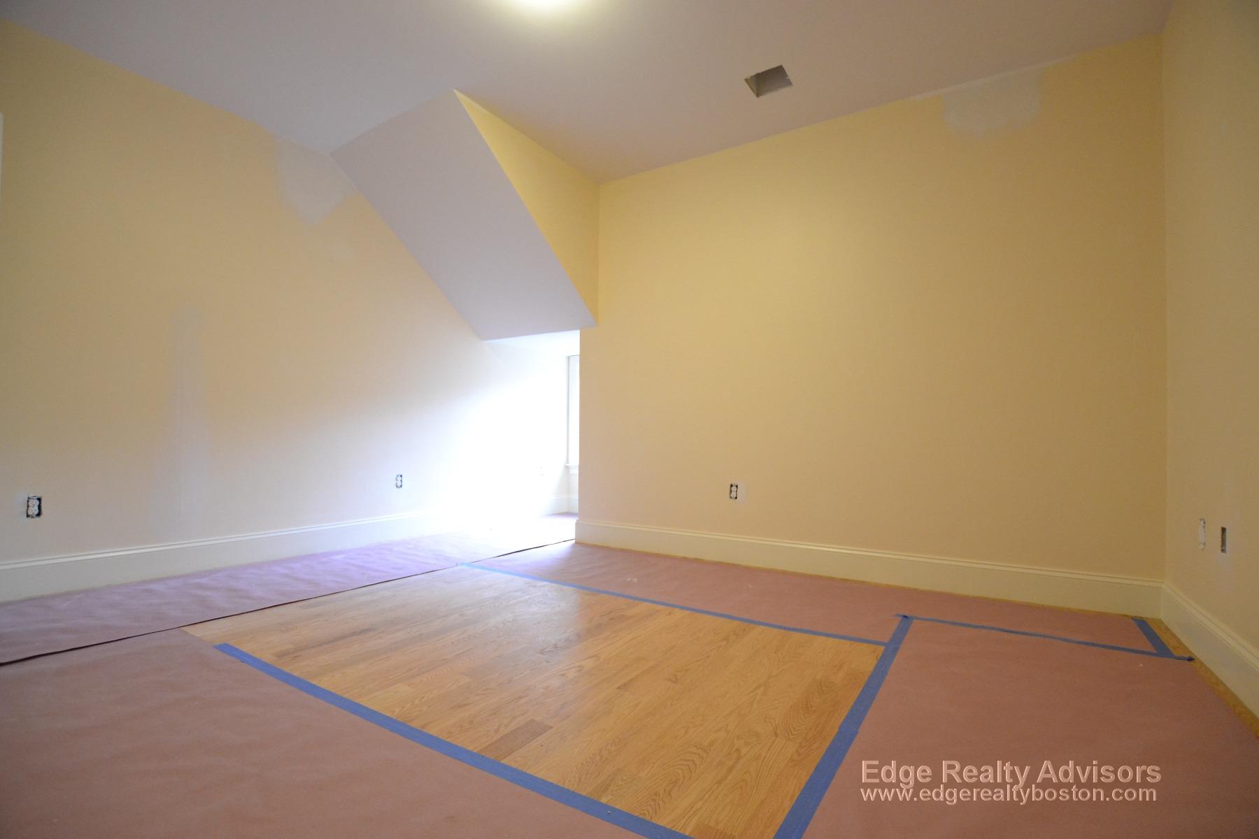 5 bed, 3.5 bath apartment for rent at 26 Bothwell Rd Unit 2 (R), Brighton — photo 16 of 18