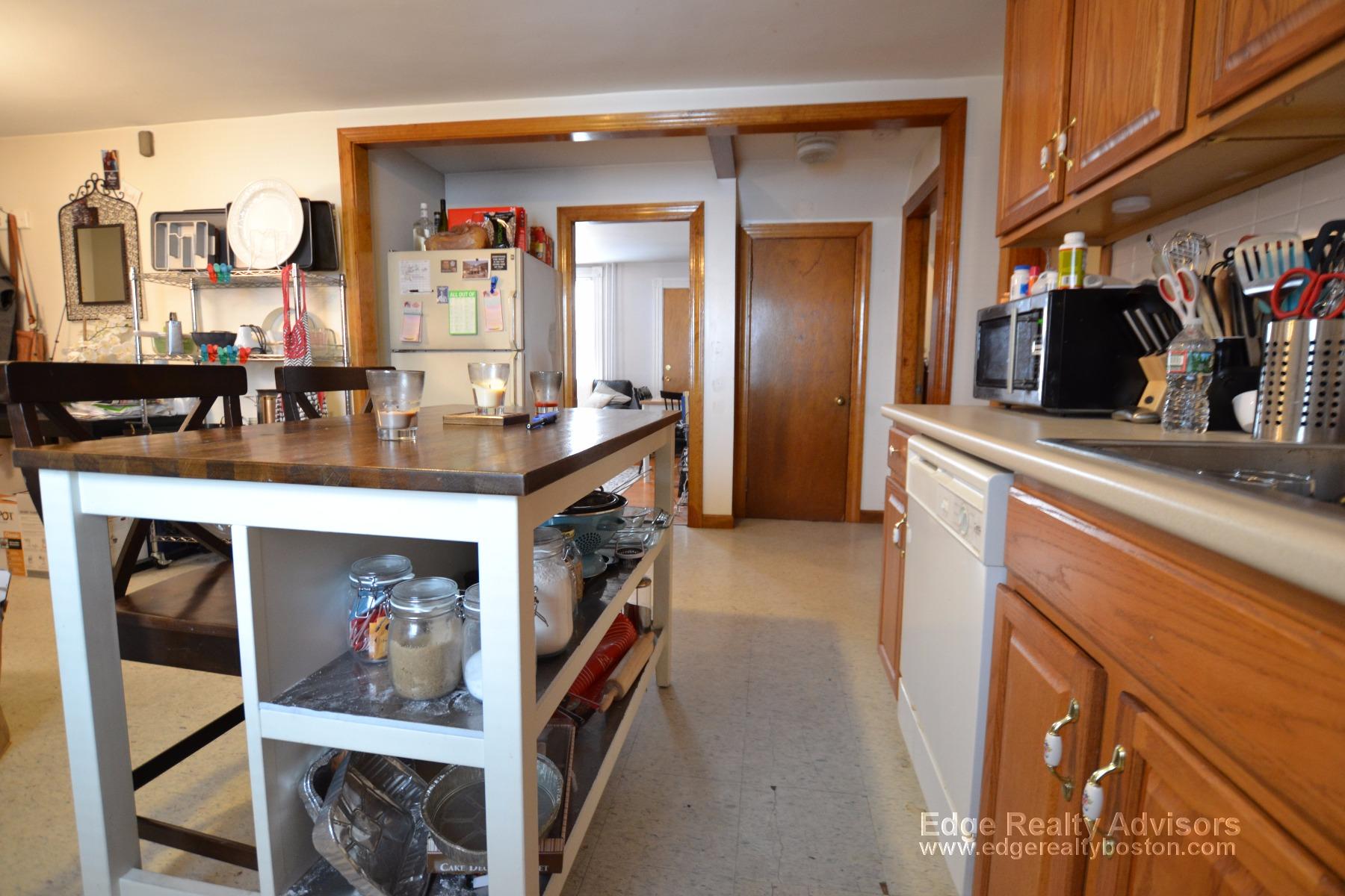 2 bed, 1 bath apartment for rent at 2 Oneil Pl Unit 1, Brighton
