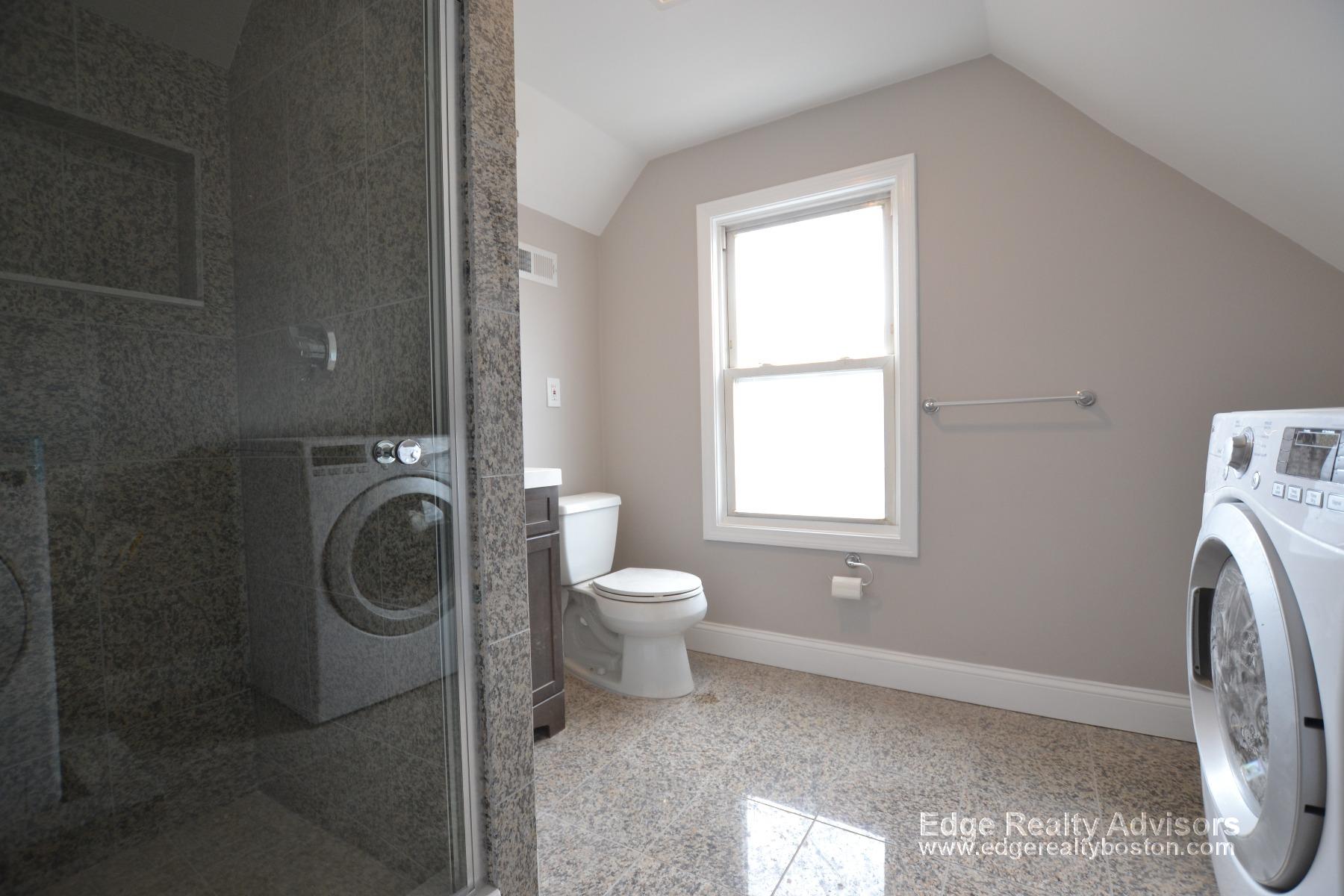 77 Linden St, Allston