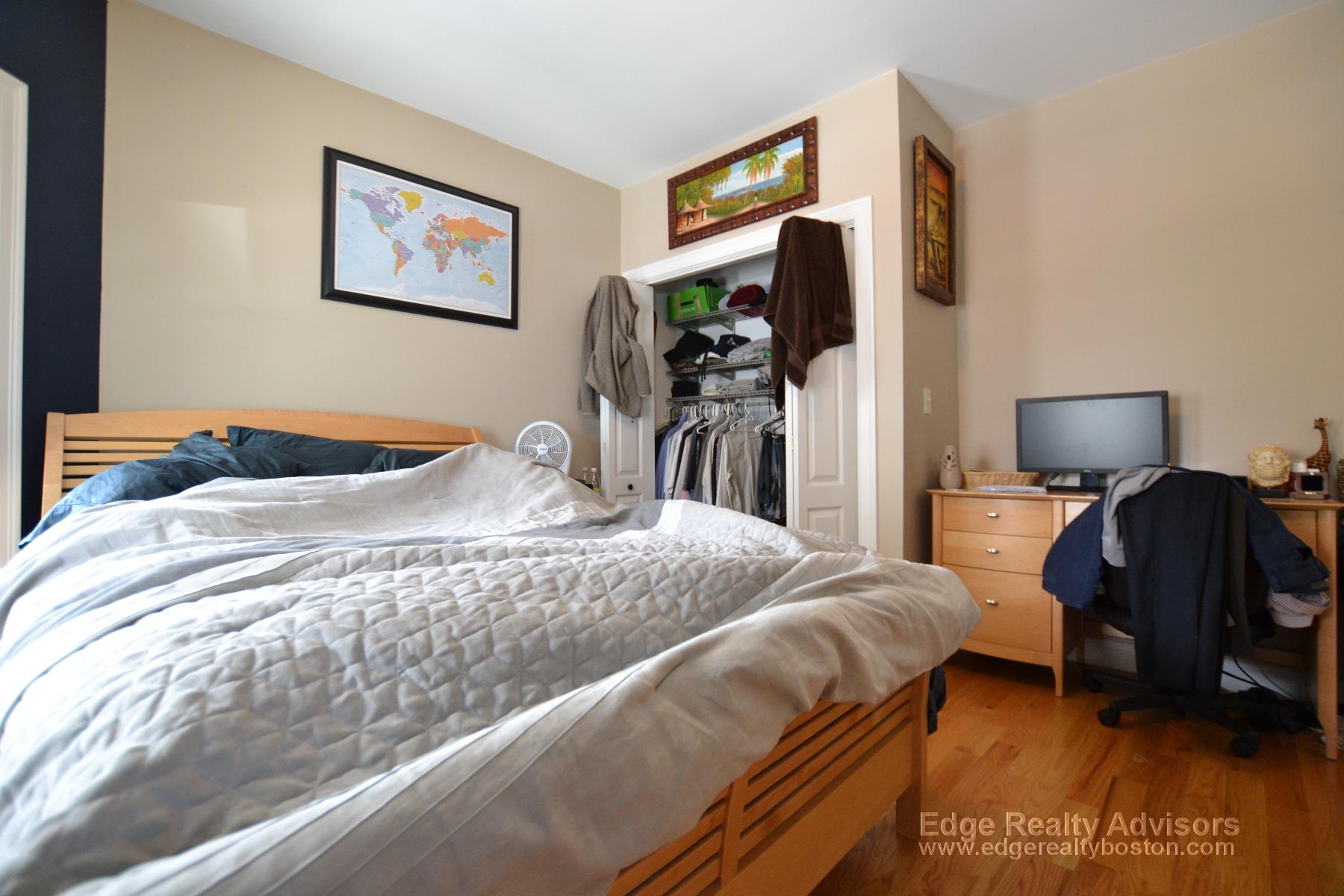 3 bed, 1 bath apartment for rent at 5 Benson St Unit 2, Brighton — photo 4 of 13