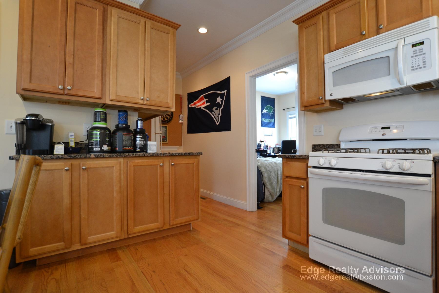 3 bed, 1 bath apartment for rent at 5 Benson St Unit 2, Brighton — photo 10 of 13