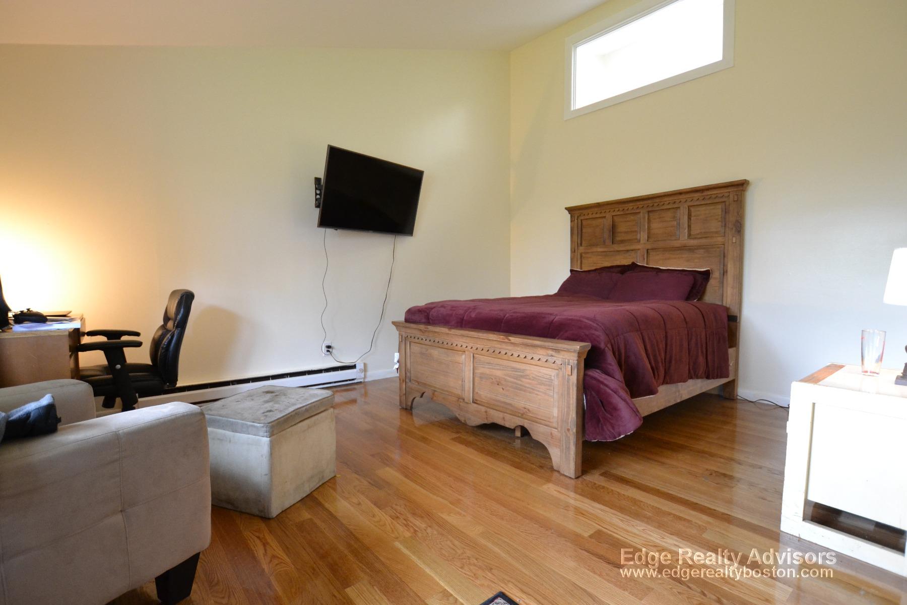 4 bed, 3 bath apartment for rent at 31 Newcastle Rd, Brighton — photo 3 of 13