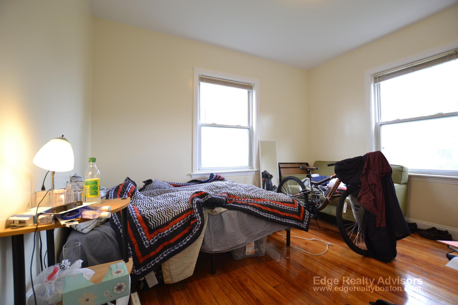 4 bed, 3 bath apartment for rent at 31 Newcastle Rd, Brighton — photo 10 of 13