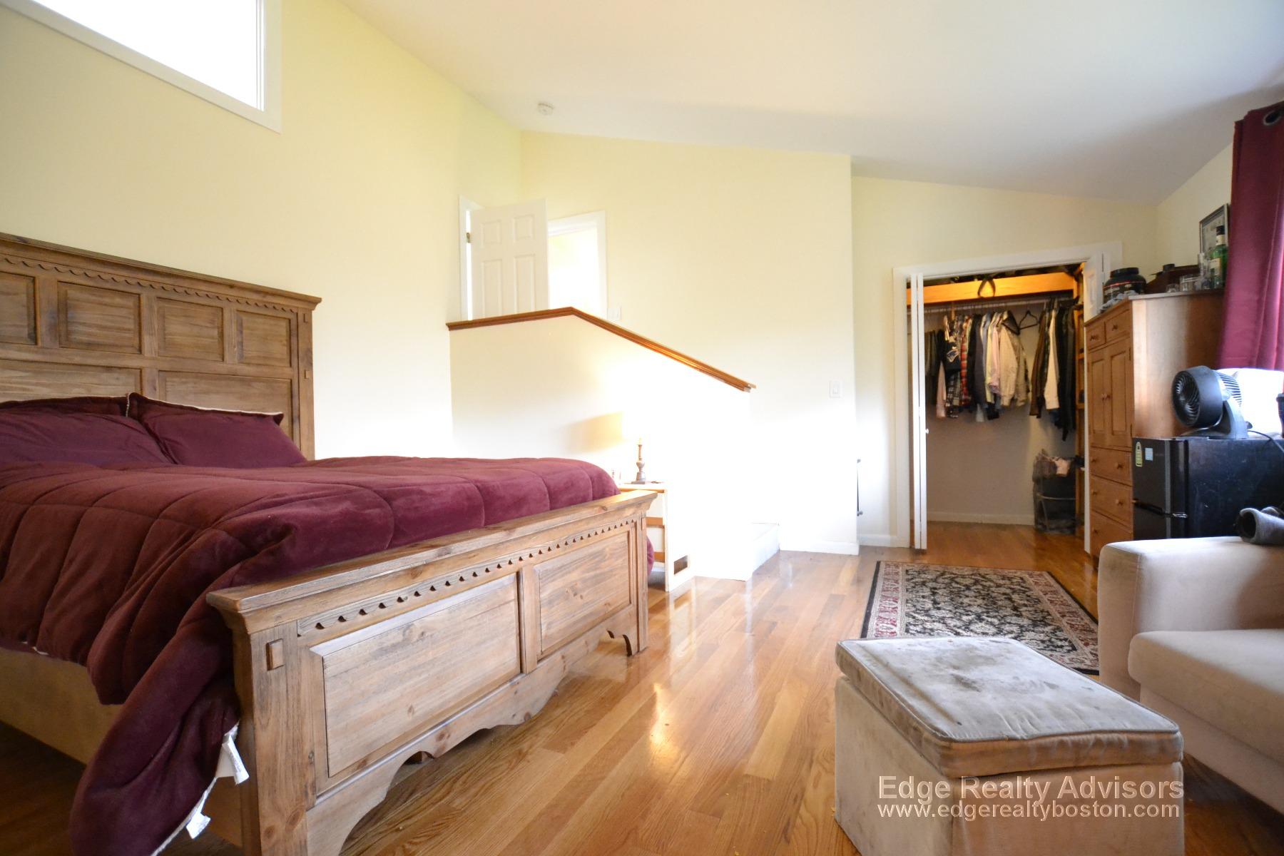 4 bed, 3 bath apartment for rent at 31 Newcastle Rd, Brighton — photo 2 of 13