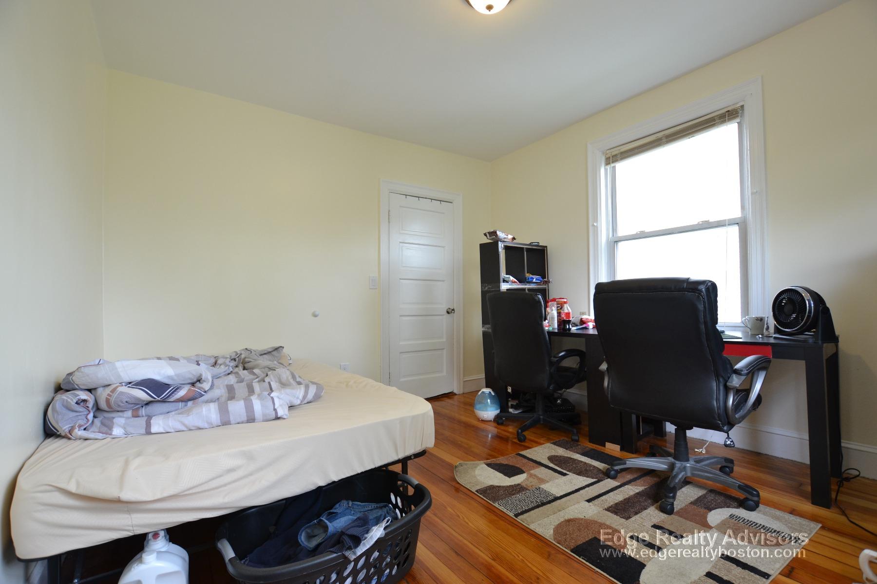 4 bed, 3 bath apartment for rent at 31 Newcastle Rd, Brighton — photo 11 of 13