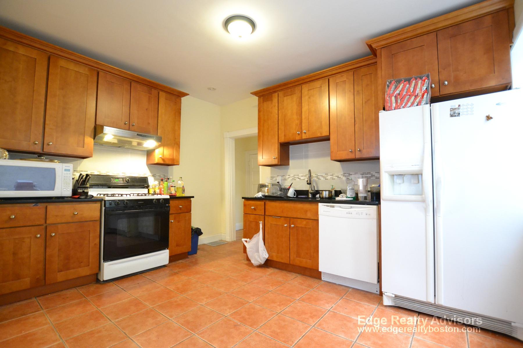 4 bed, 3 bath apartment for rent at 31 Newcastle Rd, Brighton — photo 1 of 13