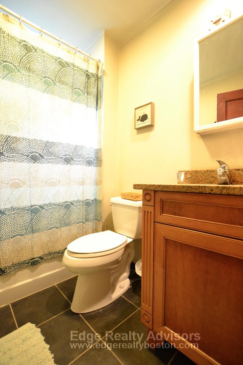 4 bed, 2 bath apartment for rent at 48 Mapleton St Unit 1, Brighton — photo 7 of 15