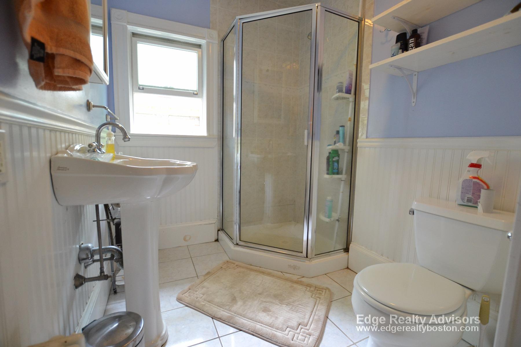 62 Ridgemont St, Allston