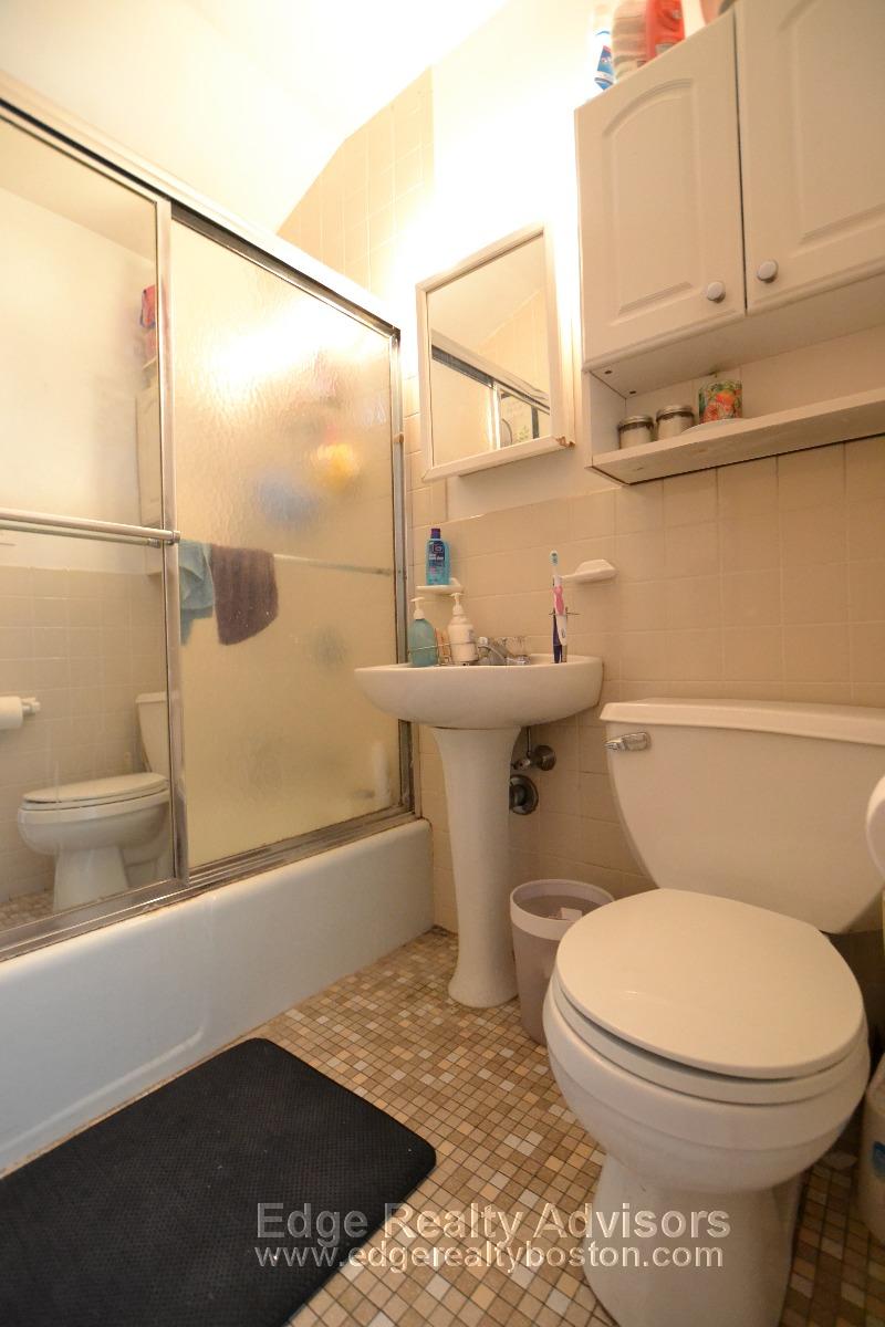 66 Brooks St, Brighton