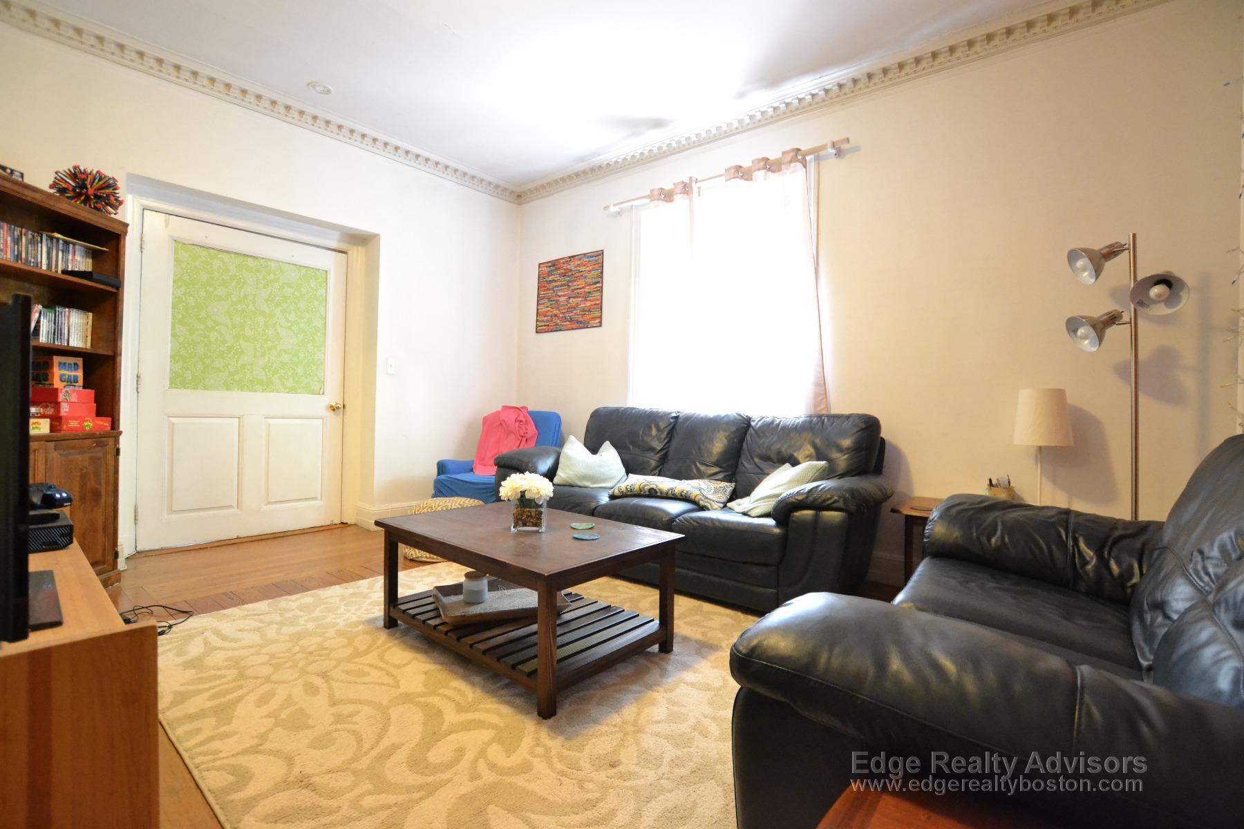 3 bed, 1 bath apartment for rent at 48 Lanark Rd Unit 1, Brighton — photo 2 of 13