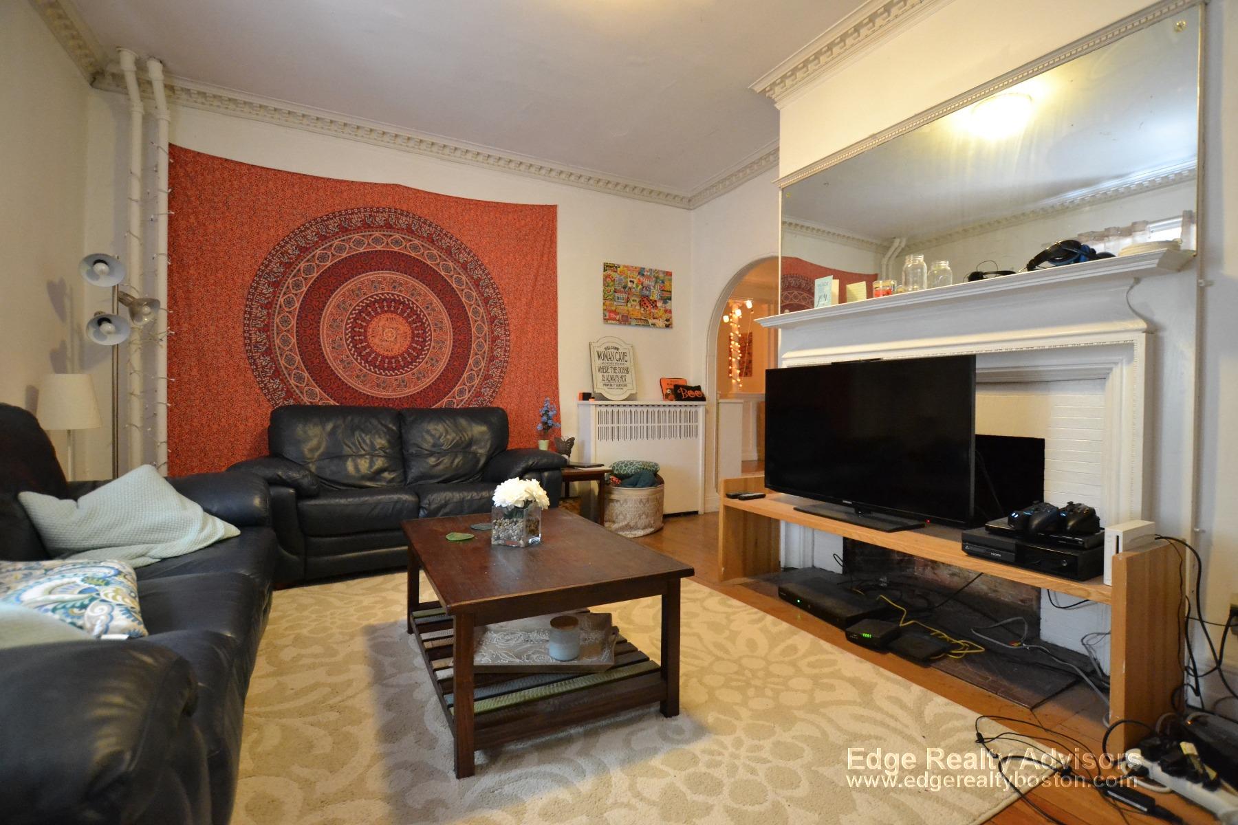 3 bed, 1 bath apartment for rent at 48 Lanark Rd Unit 1, Brighton — photo 9 of 13