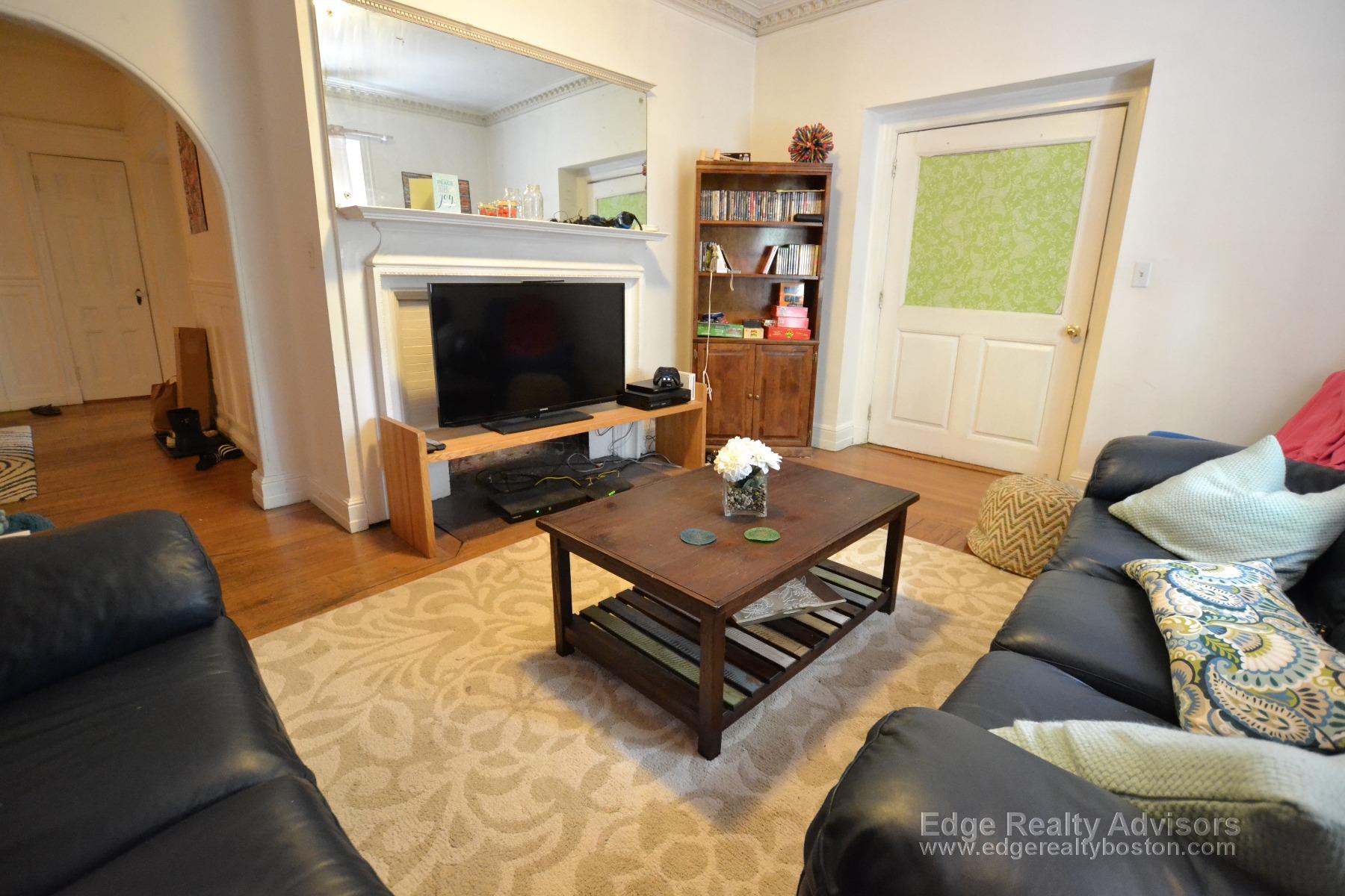 3 bed, 1 bath apartment for rent at 48 Lanark Rd Unit 1, Brighton — photo 8 of 13