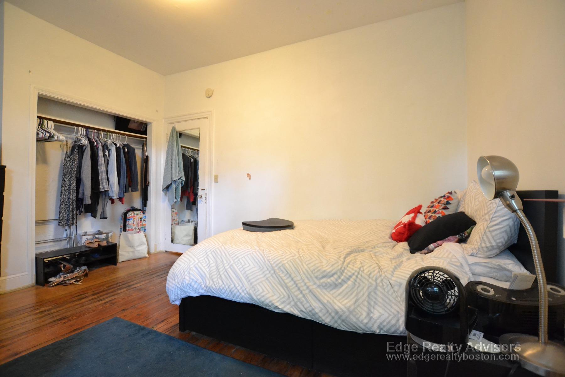 3 bed, 1 bath apartment for rent at 48 Lanark Rd Unit 1, Brighton — photo 11 of 13