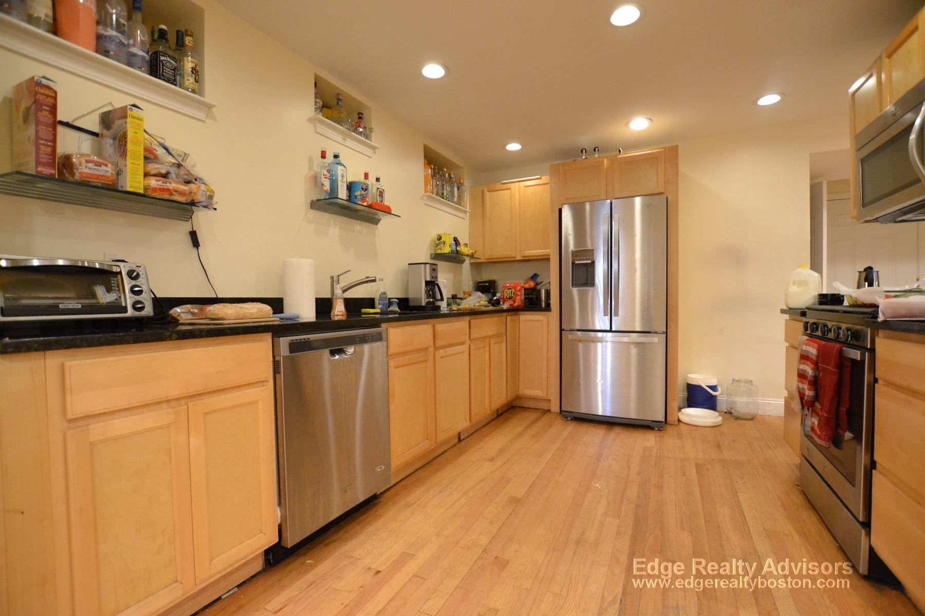 46 Ashford St, Allston