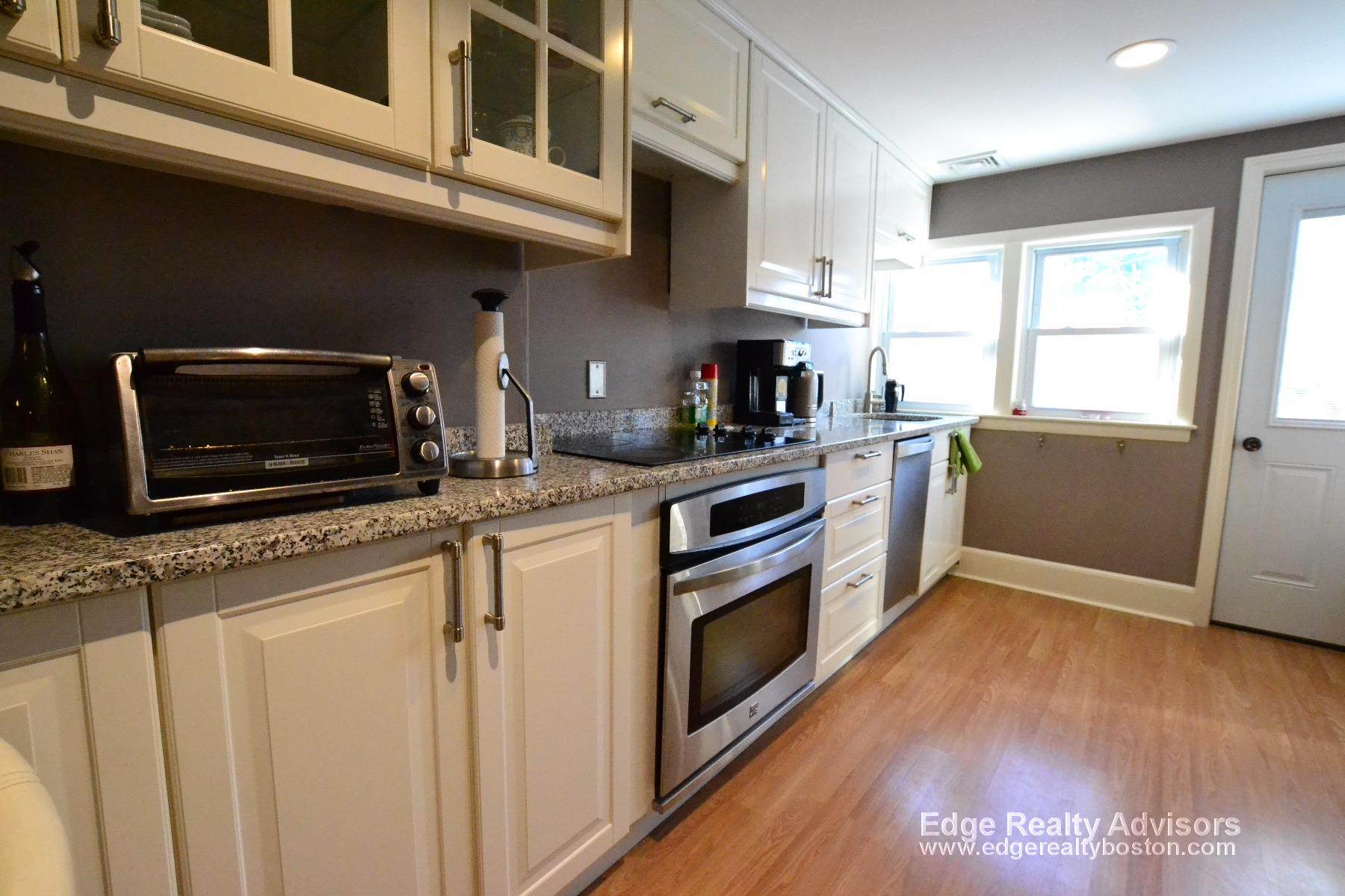 2 bed, 1 bath apartment for rent at 2 Sparhawk Unit 4A, Brighton — photo 5 of 20