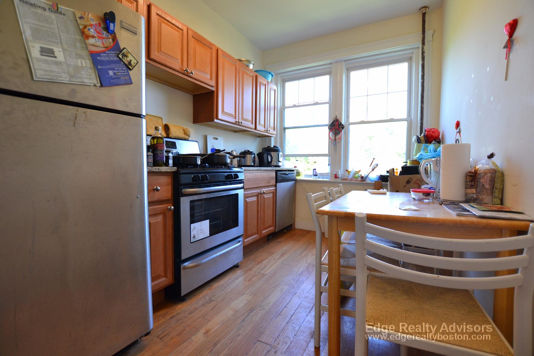2 bed, 1 bath apartment for rent at 1691 Commonwealth Ave Unit 28, Brighton — photo 3 of 7