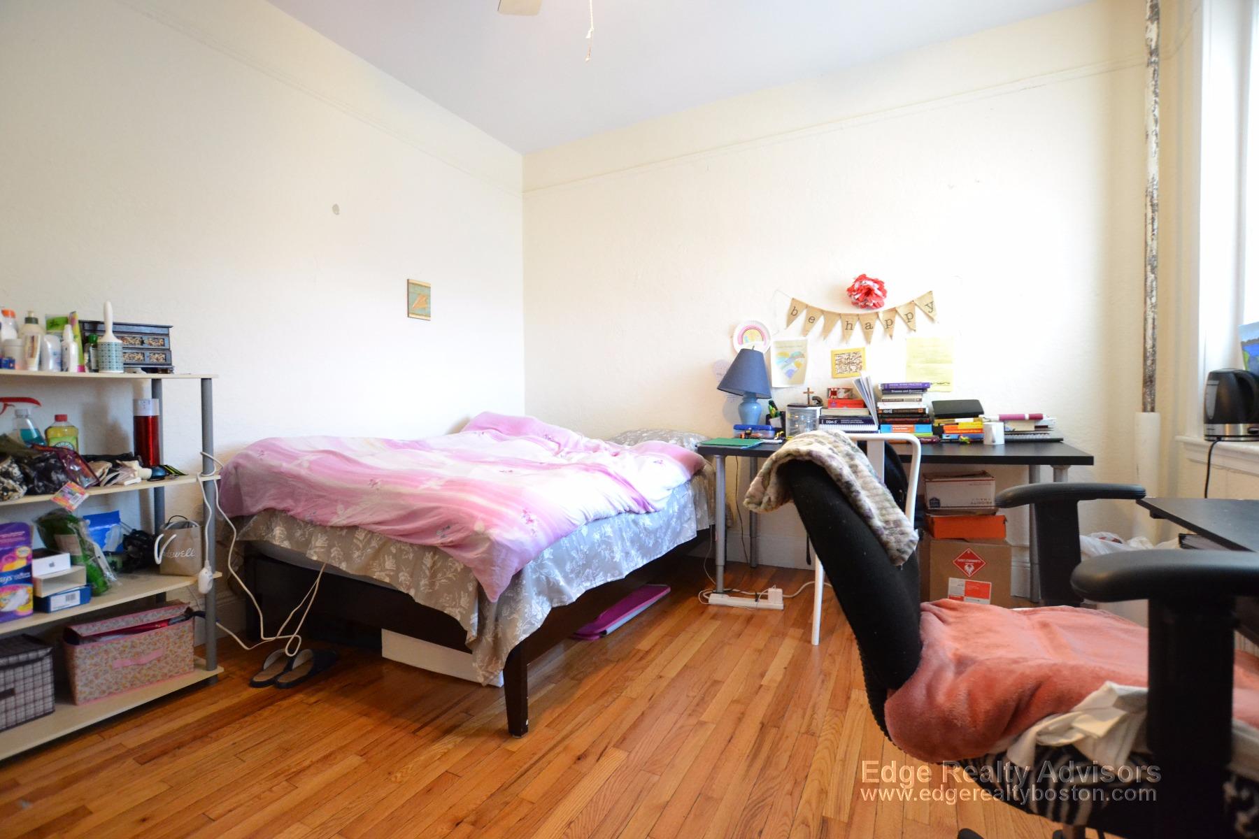 2 bed, 1 bath apartment for rent at 1691 Commonwealth Ave Unit 28, Brighton — photo 4 of 7