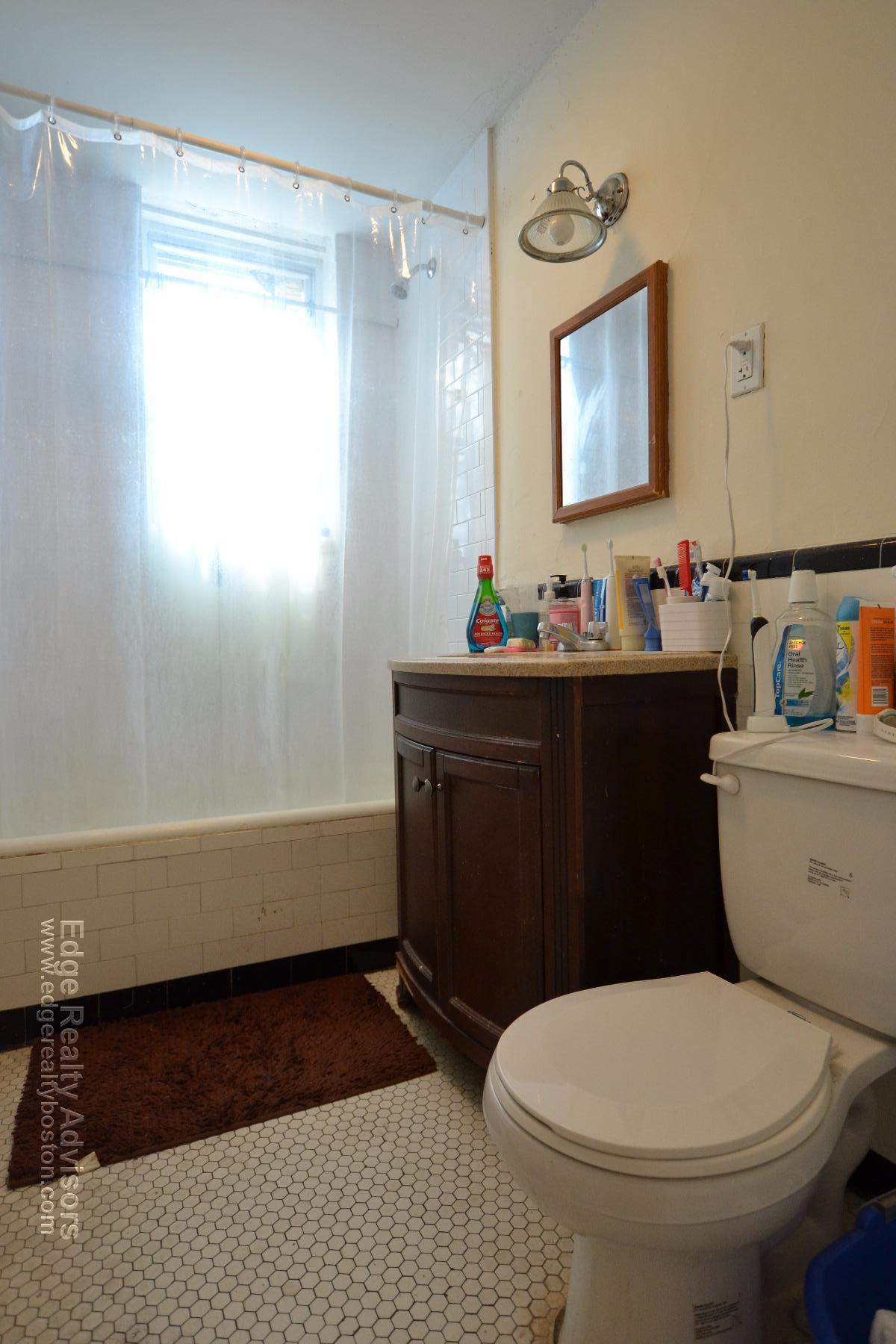 2 bed, 1 bath apartment for rent at 1691 Commonwealth Ave Unit 28, Brighton — photo 5 of 7
