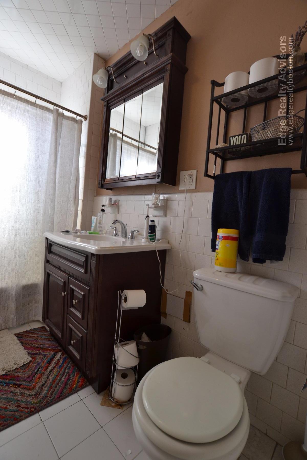 3 bed, 1 bath apartment for rent at 433 Washington St Unit 1, Brighton — photo 6 of 11