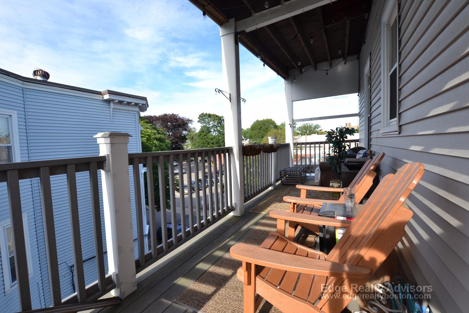 3 bed, 1 bath apartment for rent at 433 Washington St Unit 1, Brighton — photo 3 of 11