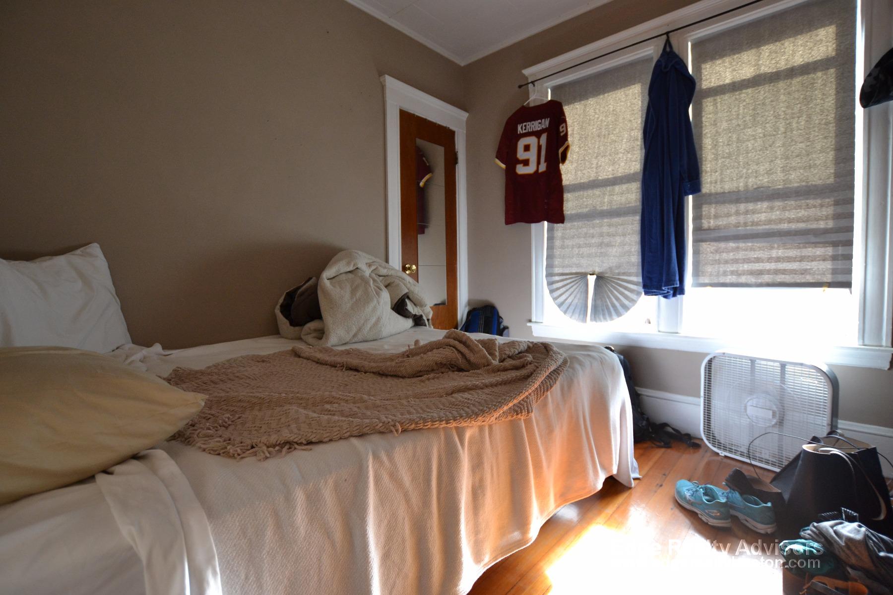 3 bed, 1 bath apartment for rent at 433 Washington St Unit 1, Brighton — photo 9 of 11