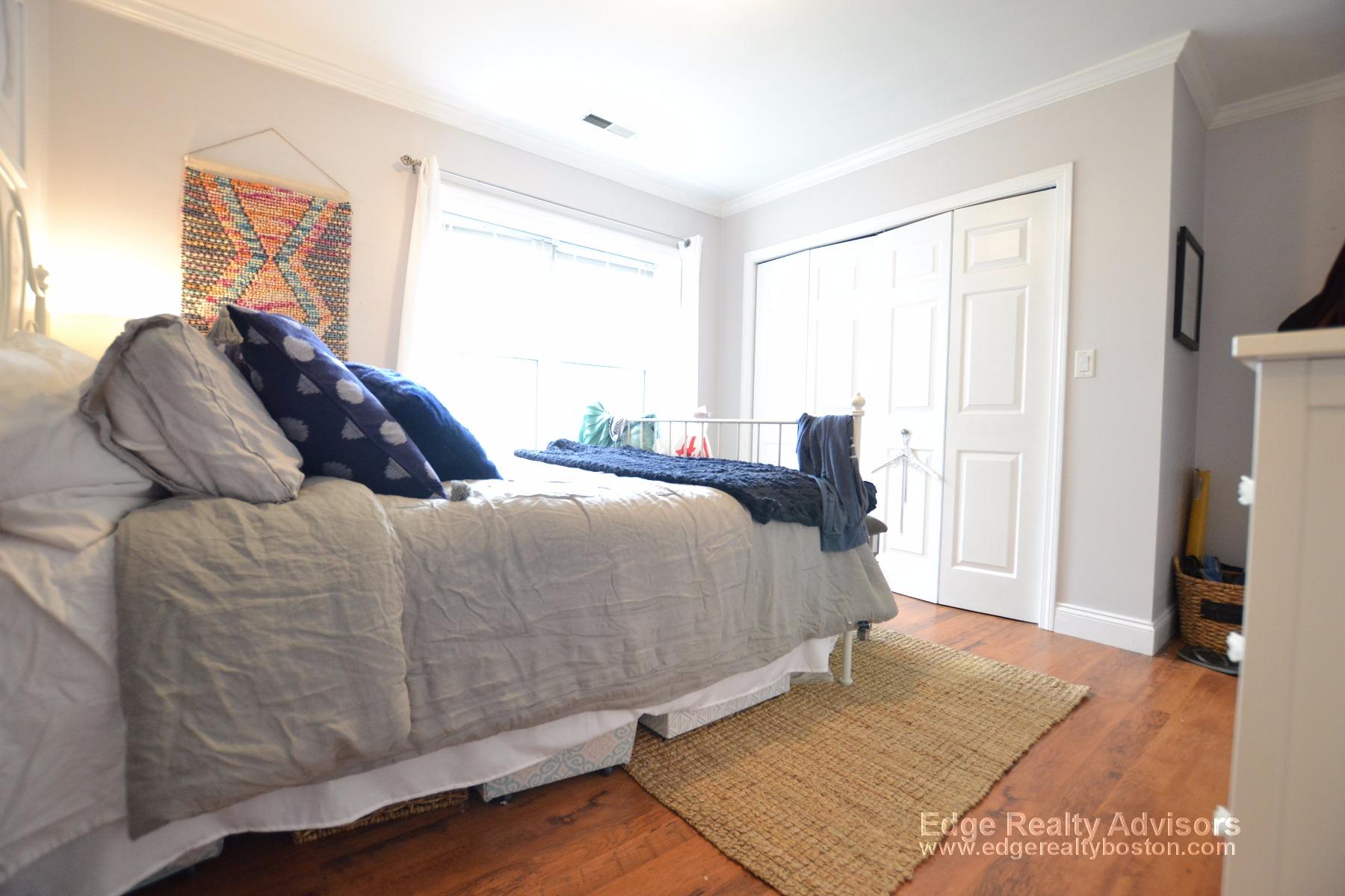 3 bed, 2 bath apartment for rent at 160 Newton St Unit 4, Brighton — photo 8 of 12