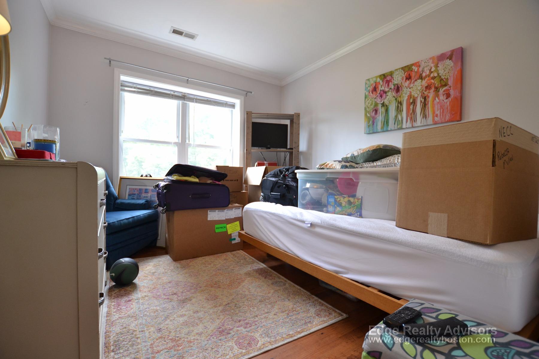 3 bed, 2 bath apartment for rent at 160 Newton St Unit 4, Brighton — photo 10 of 12