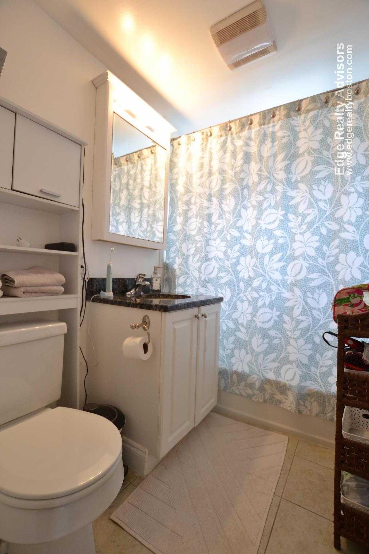 3 bed, 2 bath apartment for rent at 160 Newton St Unit 4, Brighton — photo 9 of 12