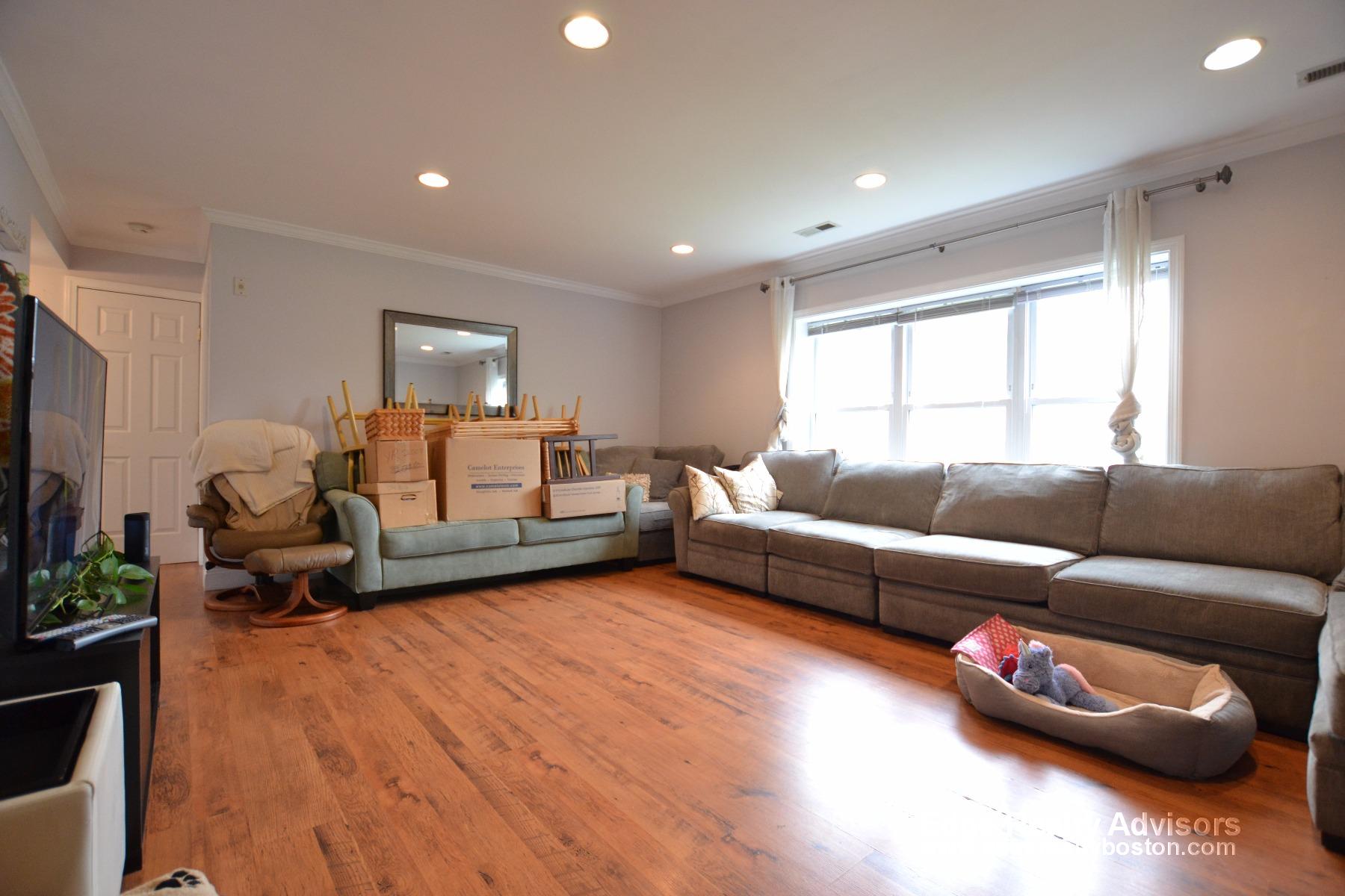 3 bed, 2 bath apartment for rent at 160 Newton St Unit 4, Brighton — photo 3 of 12