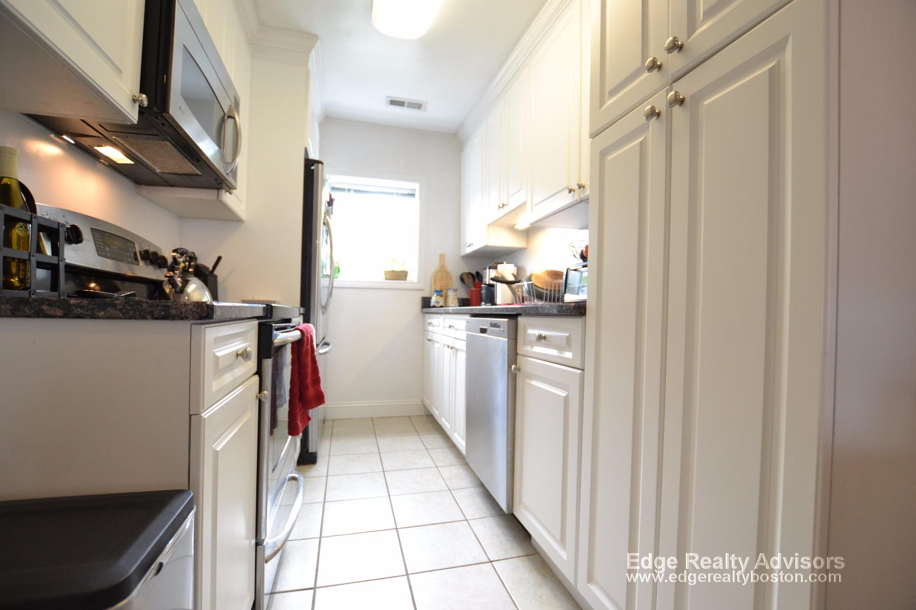 3 bed, 2 bath apartment for rent at 160 Newton St Unit 4, Brighton — photo 11 of 12