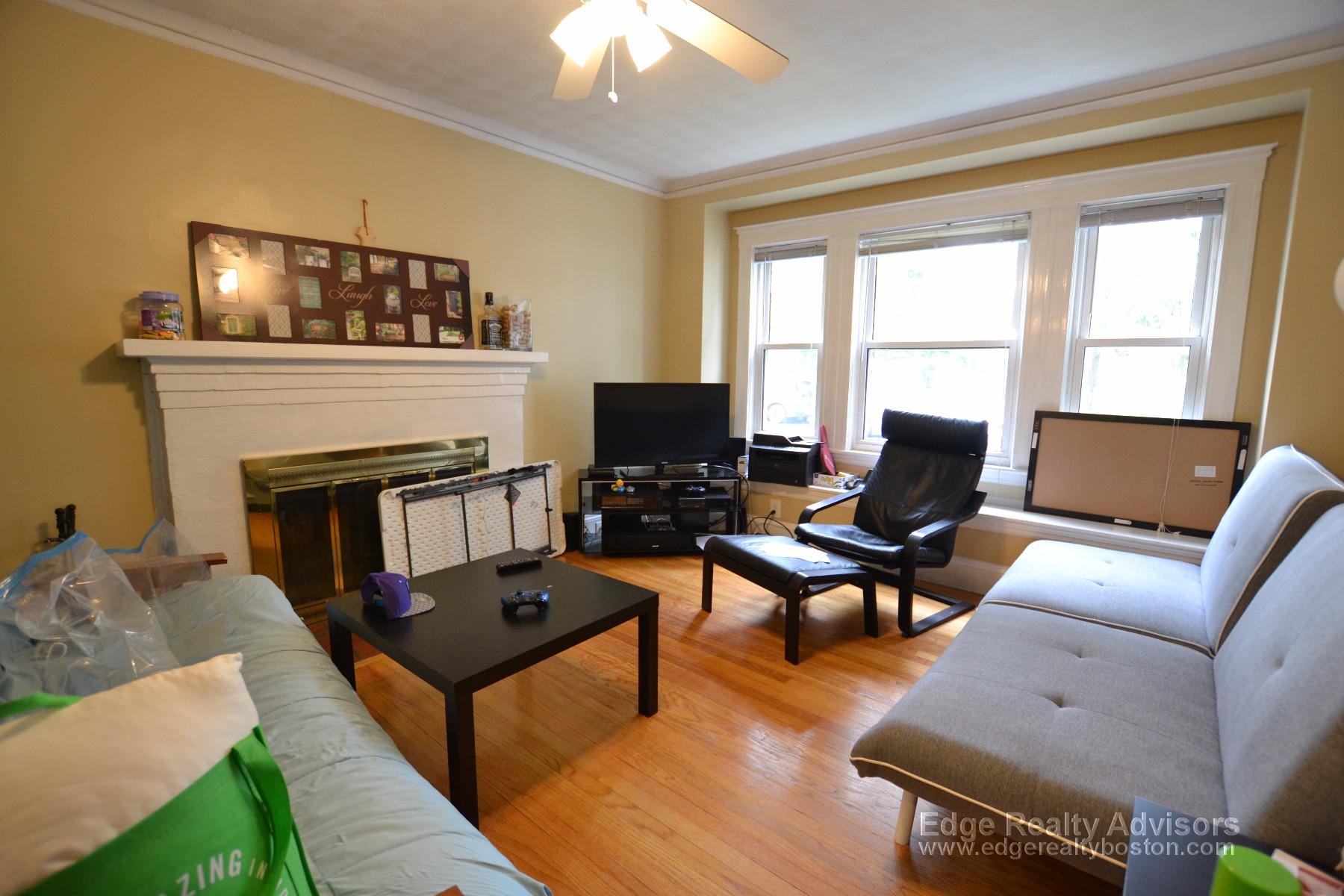4 bed, 1 bath apartment for rent at 19 Greycliff Rd Unit 1, Brighton — photo 2 of 14