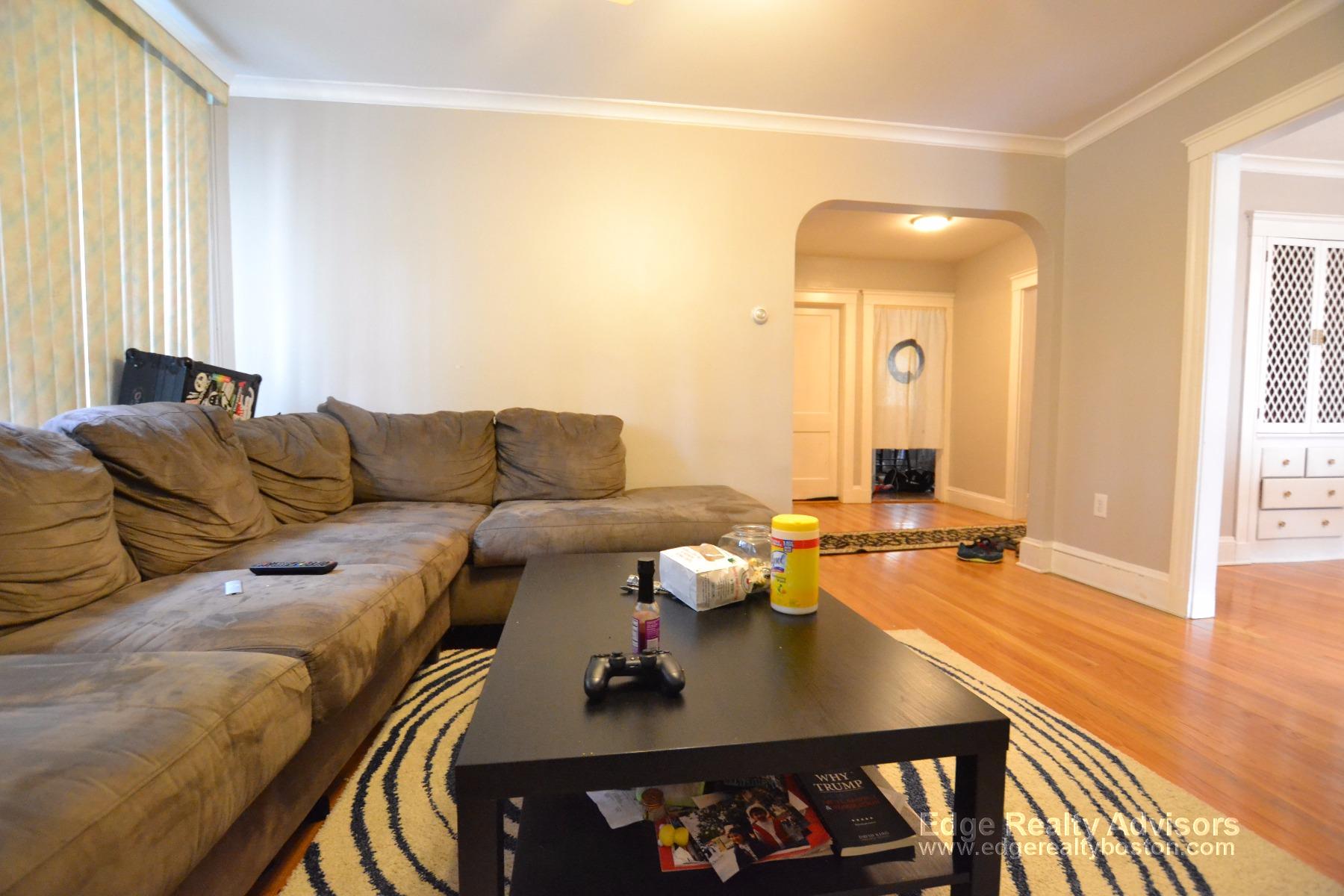 6 bed, 2 bath apartment for rent at 17 Greycliff Rd Unit 2, Brighton — photo 6 of 16