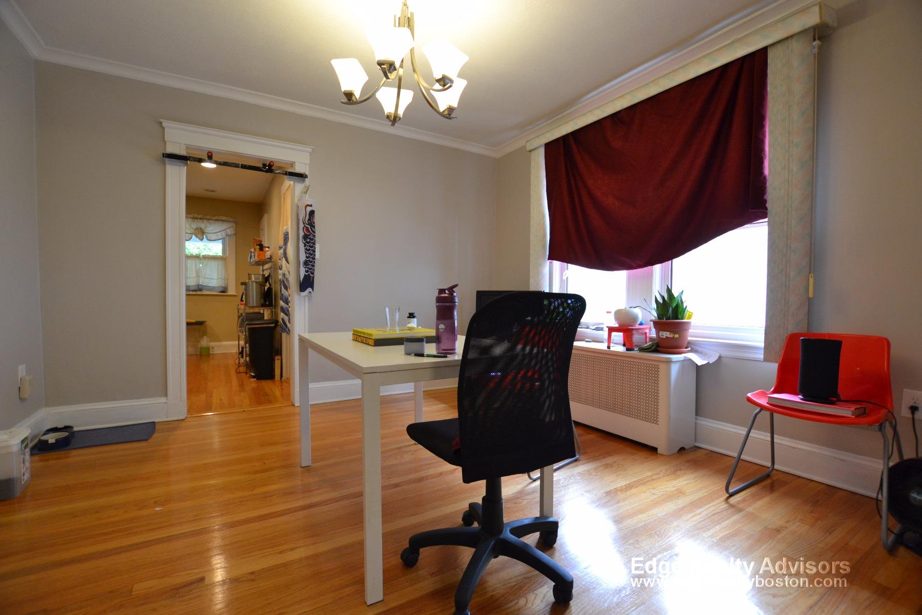 6 bed, 2 bath apartment for rent at 17 Greycliff Rd Unit 2, Brighton — photo 5 of 16