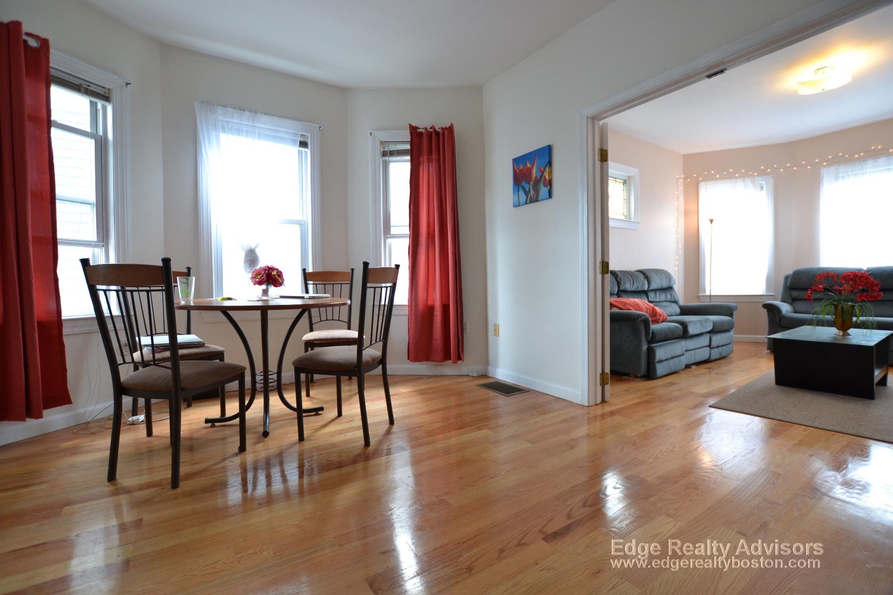3 bed, 1 bath apartment for rent at 76 Brooks St Unit 2, Brighton — photo 2 of 9