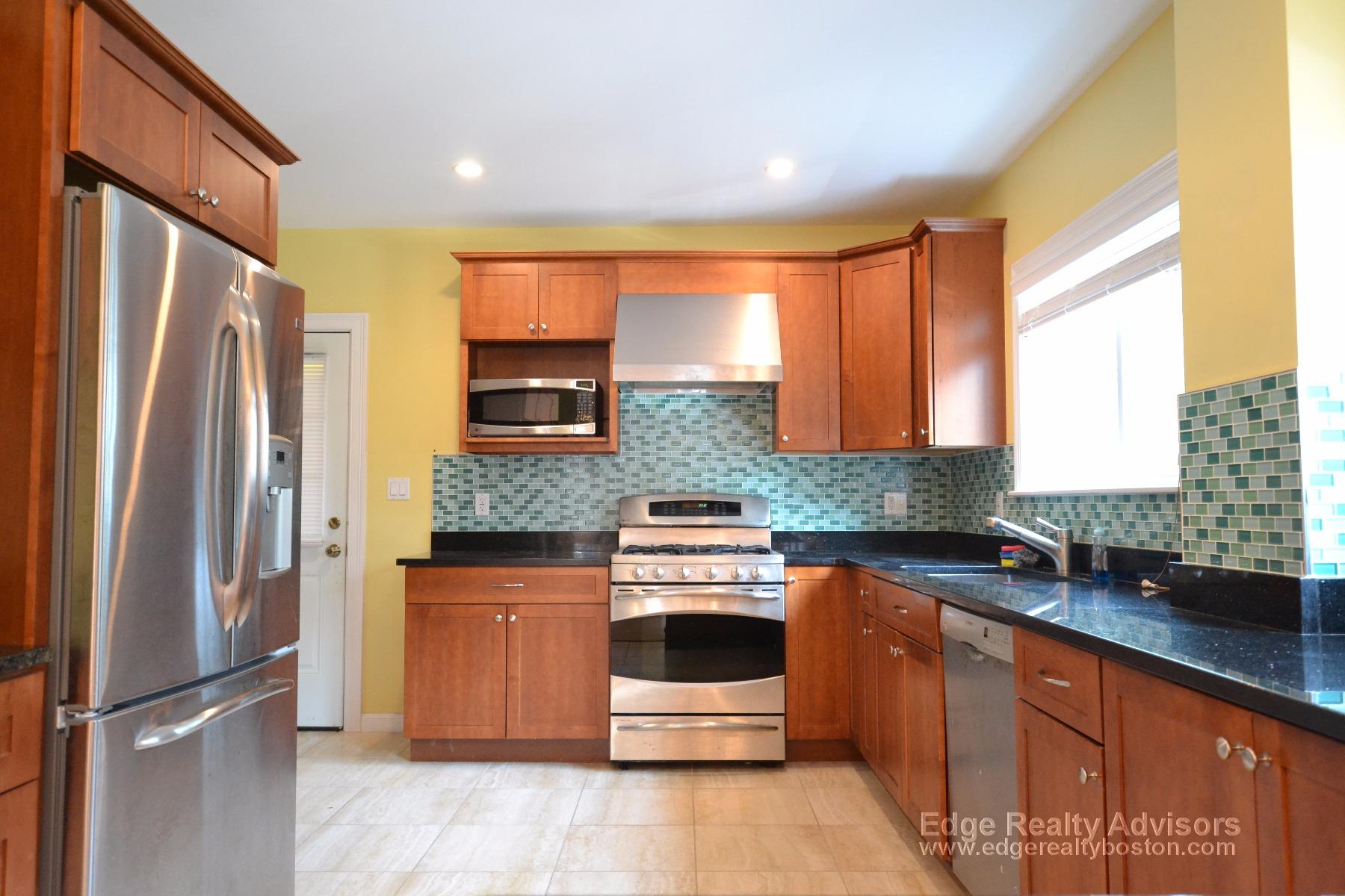 3 bed, 2 bath apartment for rent at 123 Lanark Rd Unit 1, Brighton — photo 6 of 13