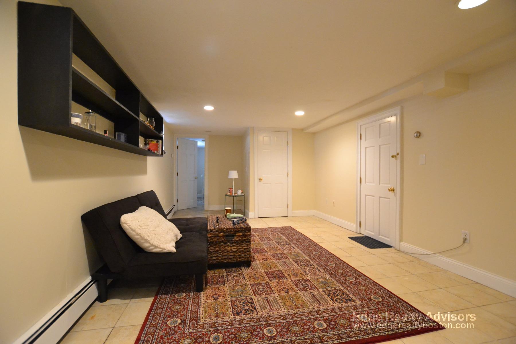 3 bed, 2 bath apartment for rent at 22 Lyne Rd Unit 2, Brighton — photo 9 of 14