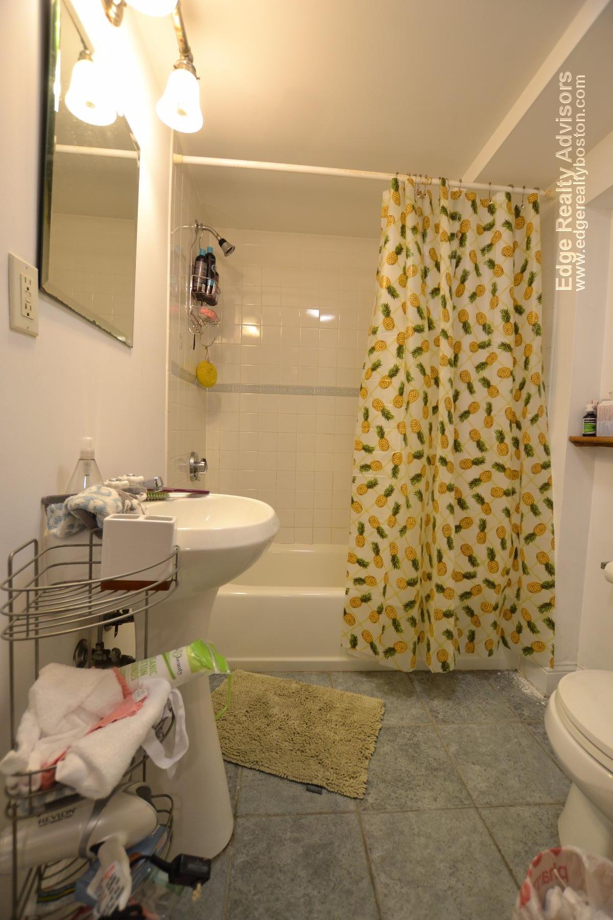 3 bed, 2 bath apartment for rent at 22 Lyne Rd Unit 2, Brighton — photo 10 of 14