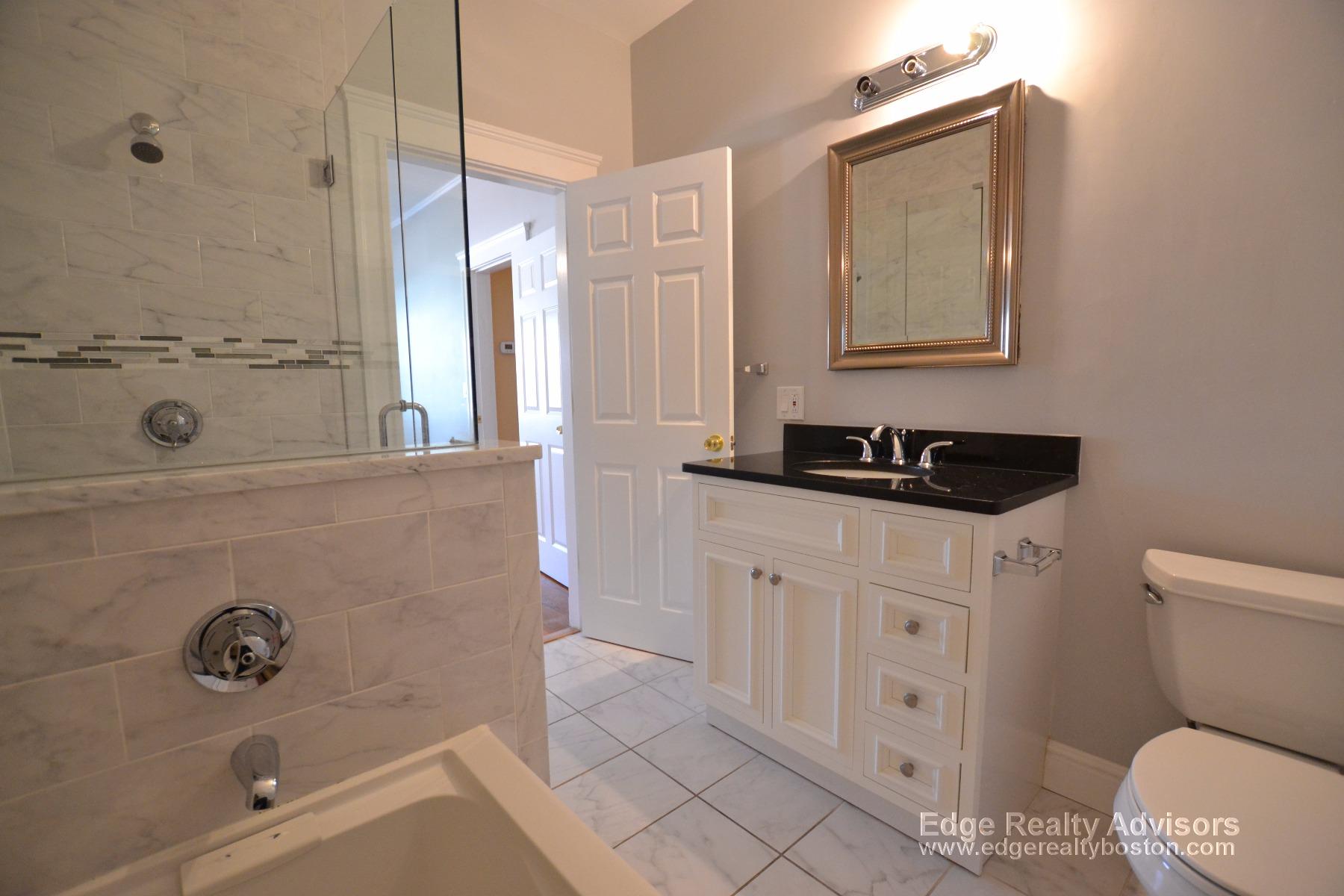 6 bed, 4+ bath apartment for rent at 76 Corey Rd Unit 1, Brighton — photo 5 of 21