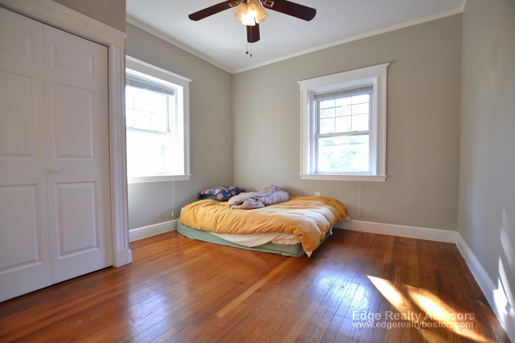 6 bed, 4+ bath apartment for rent at 76 Corey Rd Unit 1, Brighton — photo 6 of 21