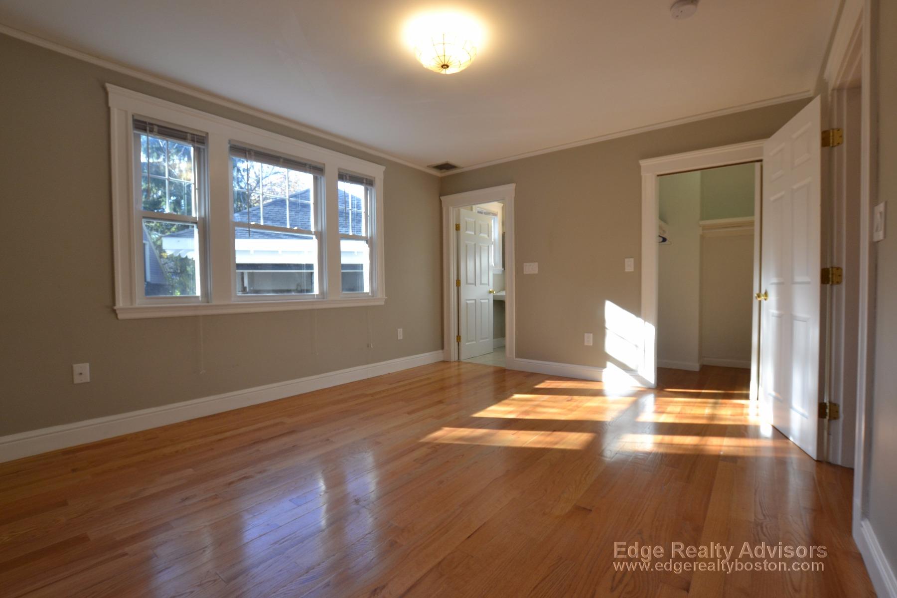 6 bed, 4+ bath apartment for rent at 76 Corey Rd Unit 1, Brighton — photo 11 of 21